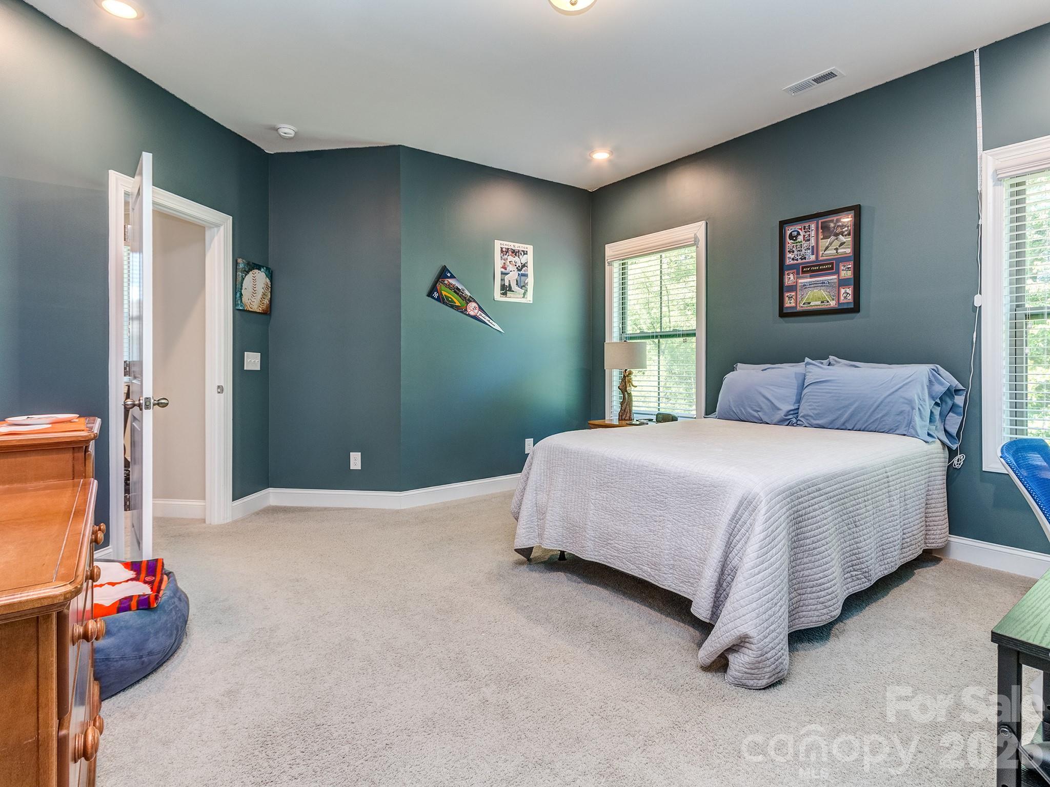 121 Enclave Boulevard — Matthews