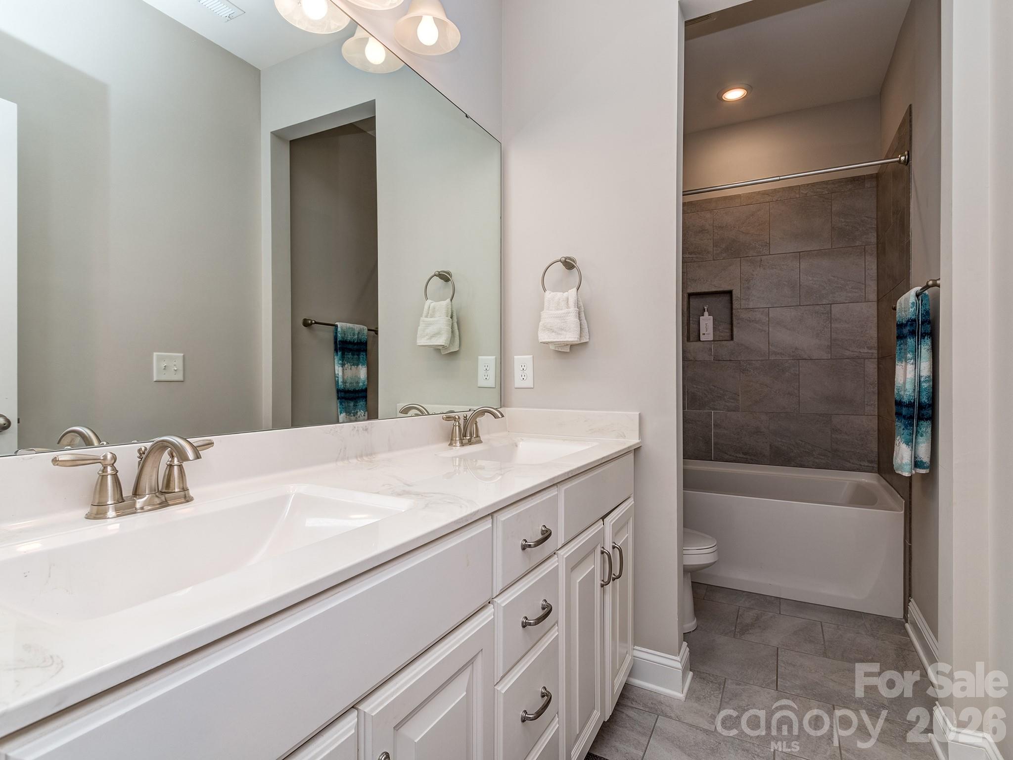 121 Enclave Boulevard — Matthews