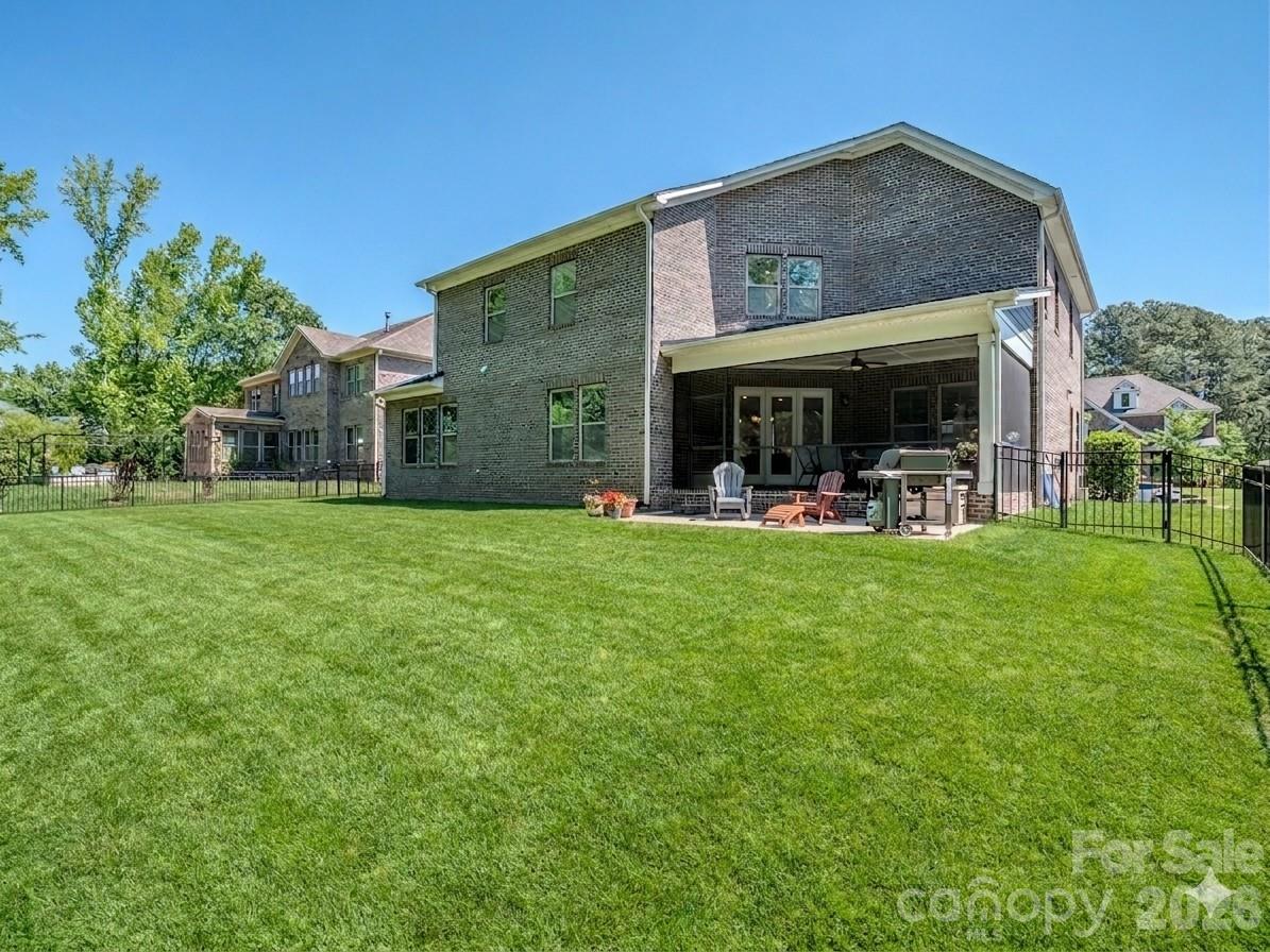 121 Enclave Boulevard — Matthews