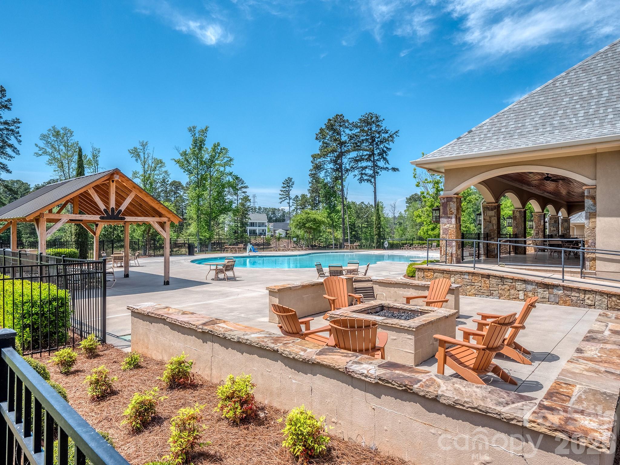 121 Enclave Boulevard — Matthews