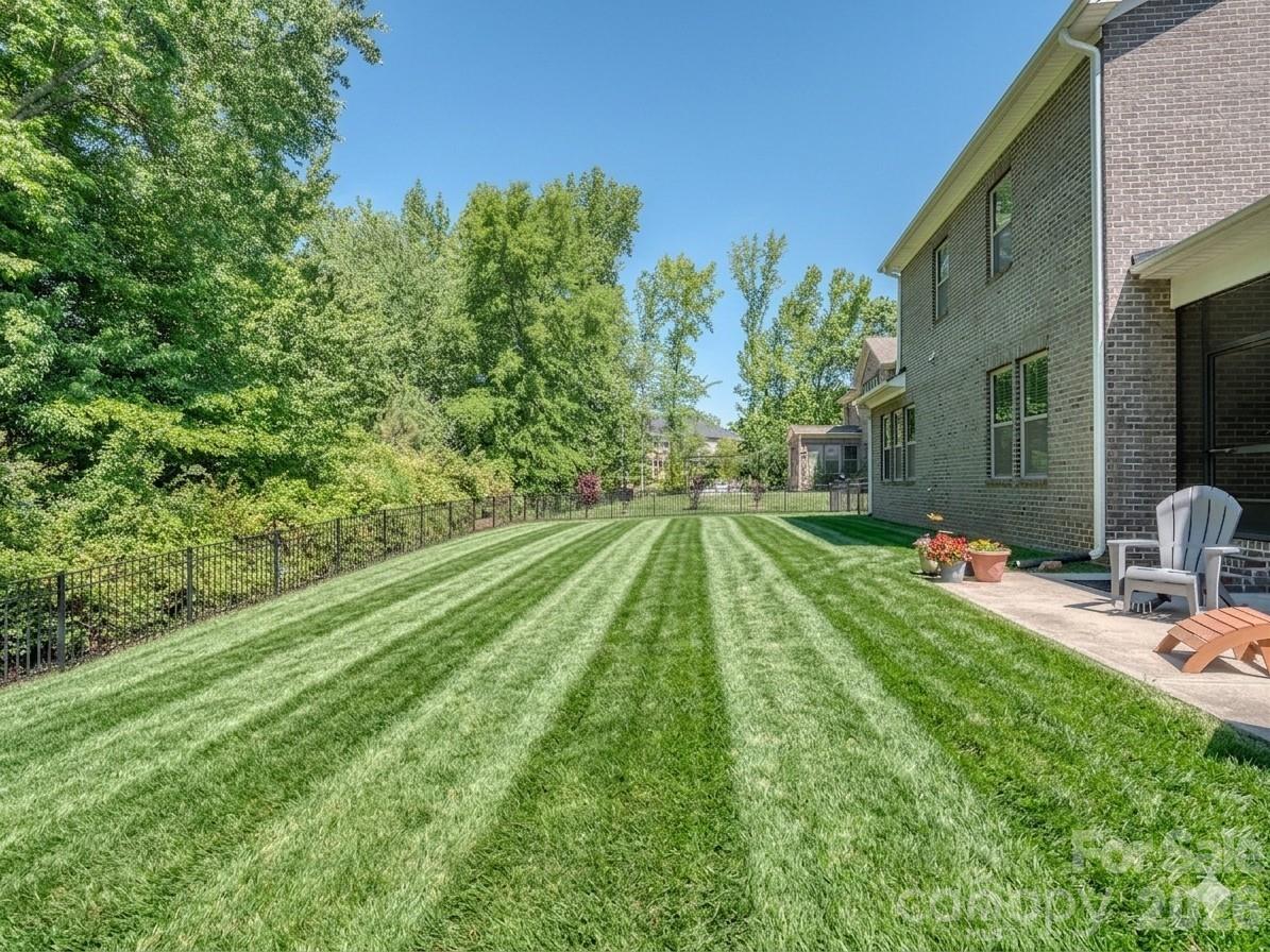 121 Enclave Boulevard — Matthews