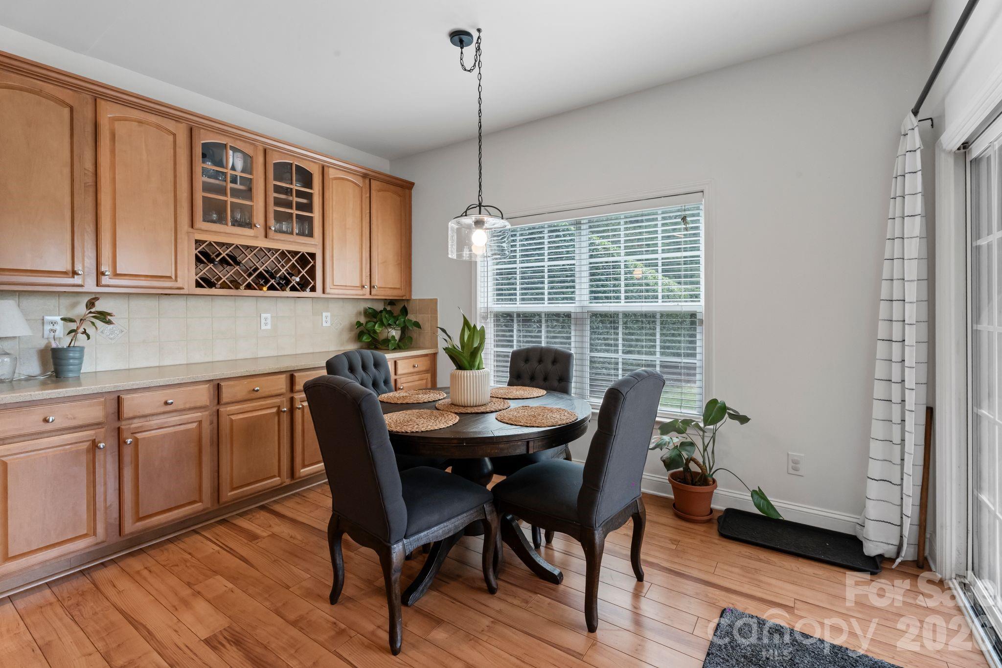 9509 Seamill Road — Charlotte