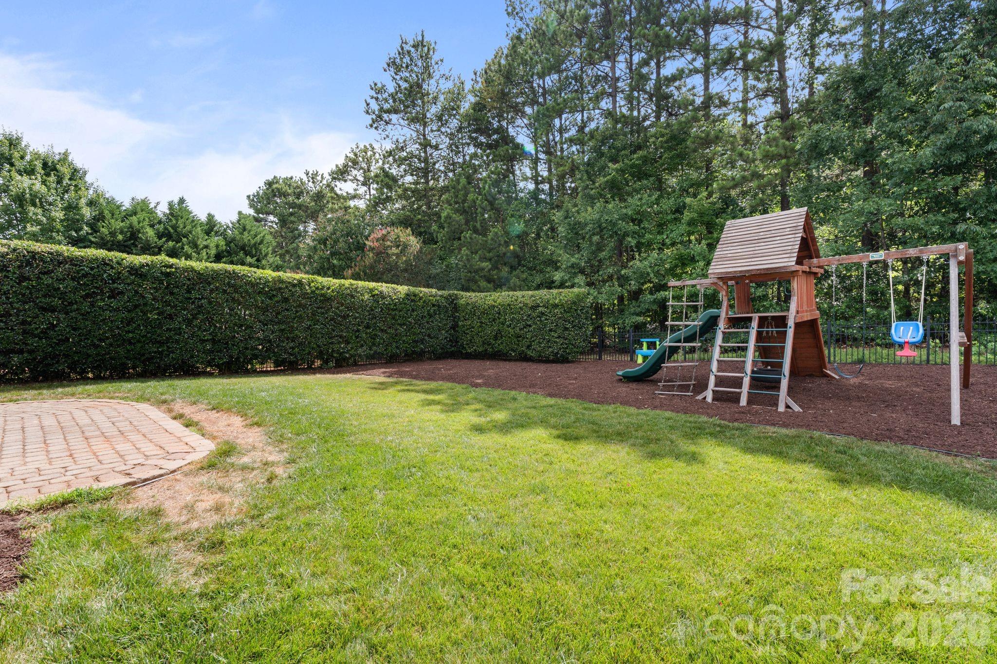 9509 Seamill Road — Charlotte