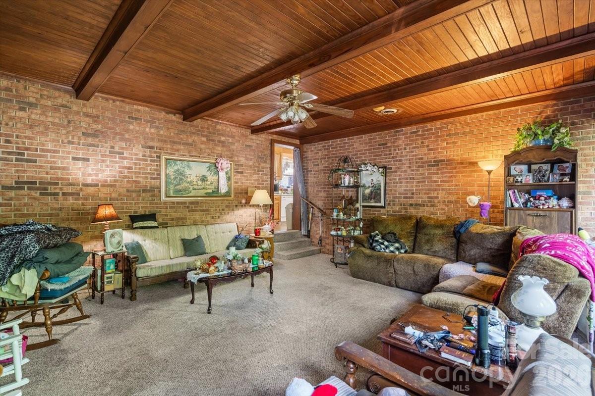 521 W Stokes Street — China Grove