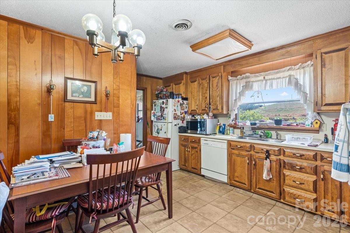 521 W Stokes Street — China Grove
