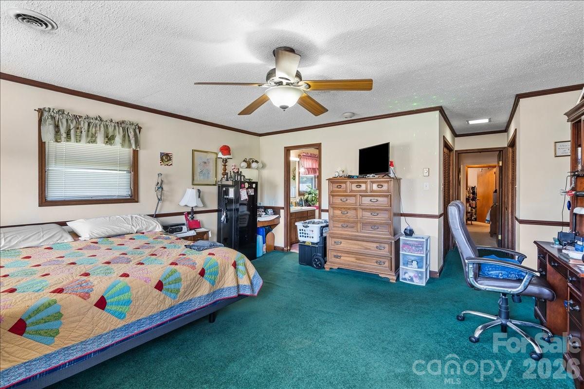 521 W Stokes Street — China Grove