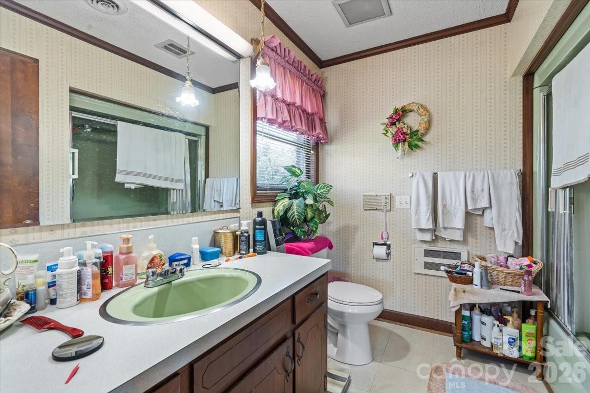 521 W Stokes Street — China Grove