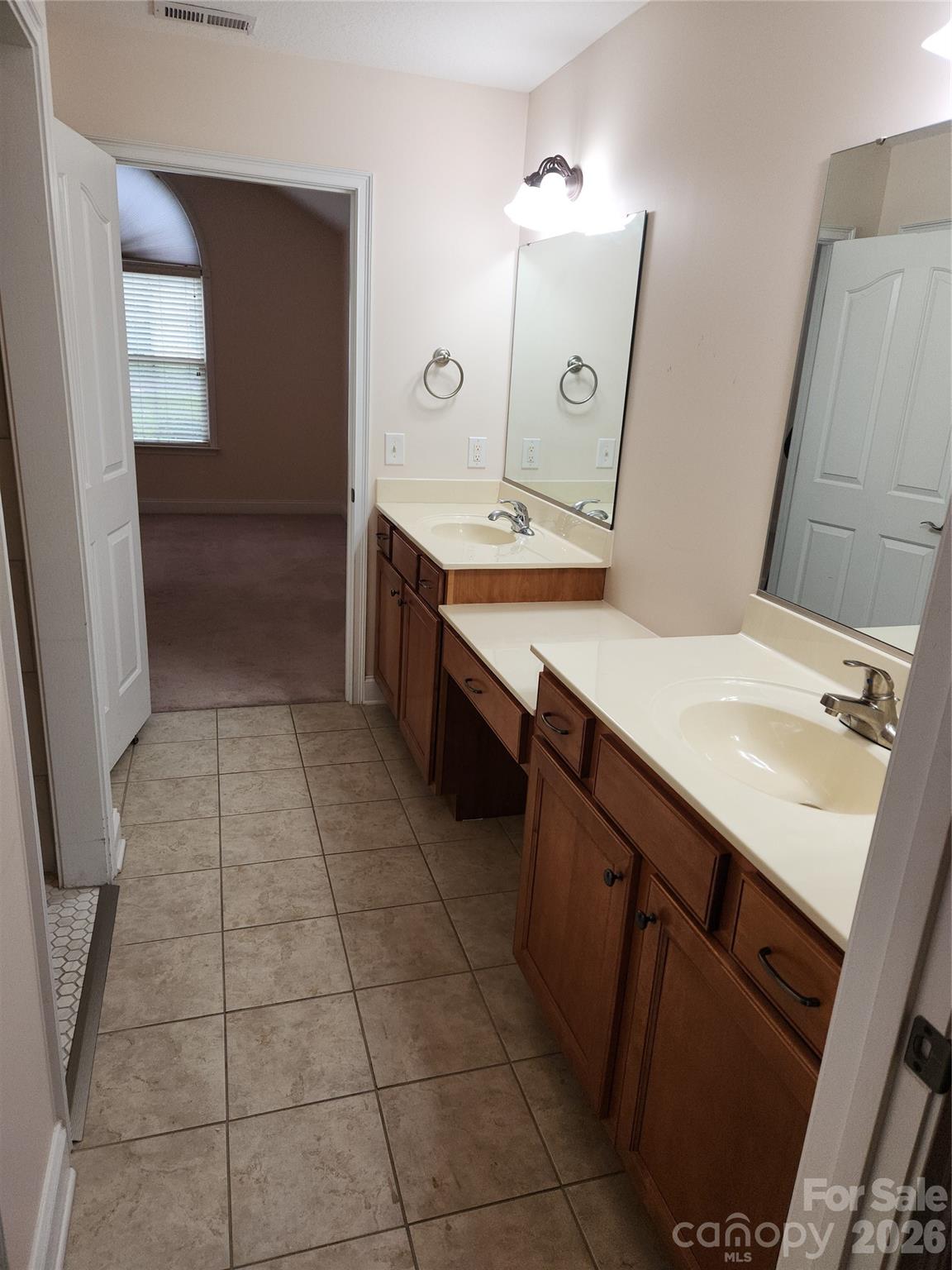 1 Mountain Meadow Circle — Weaverville