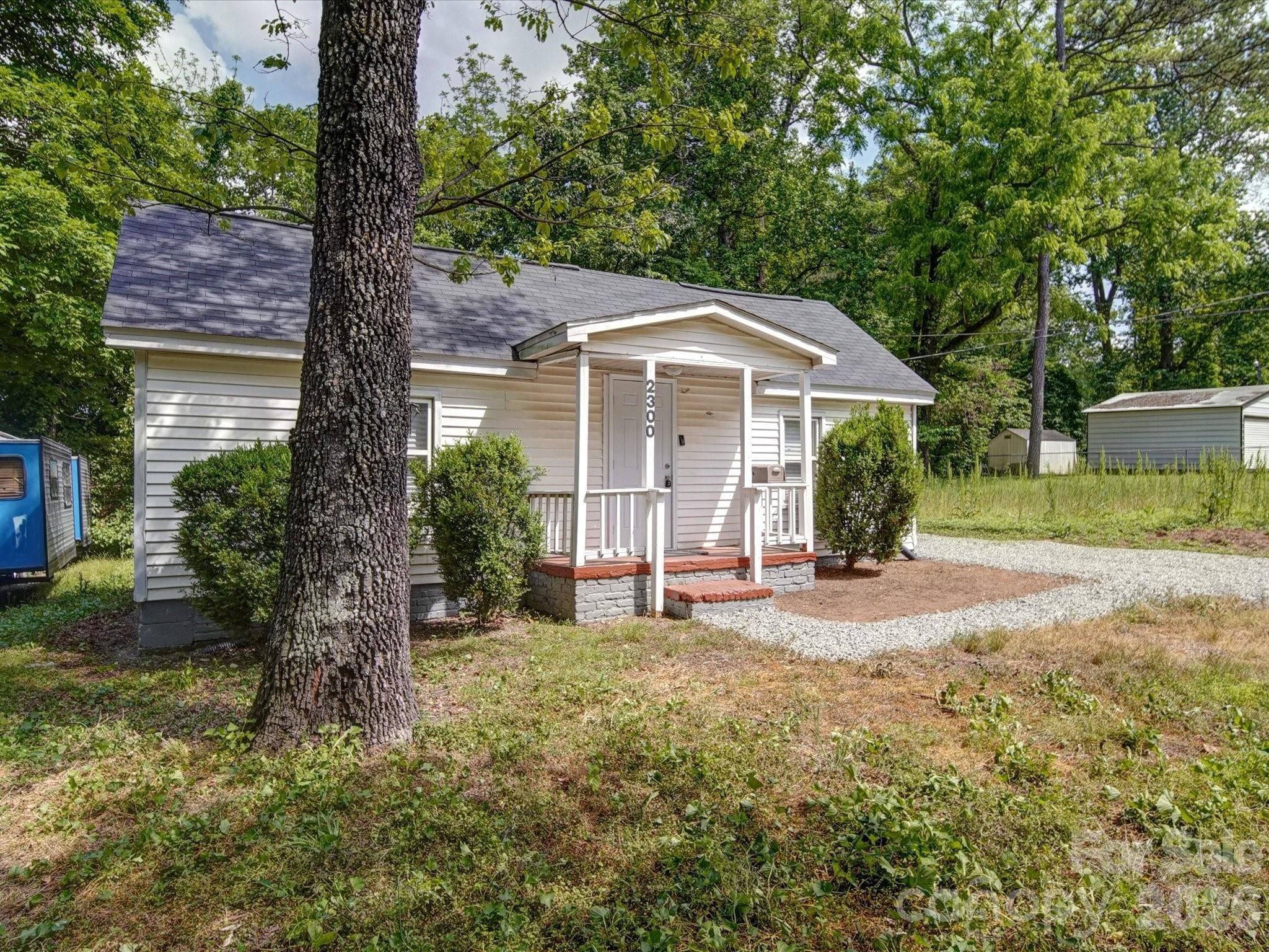 2300 Kennesaw Drive — Charlotte