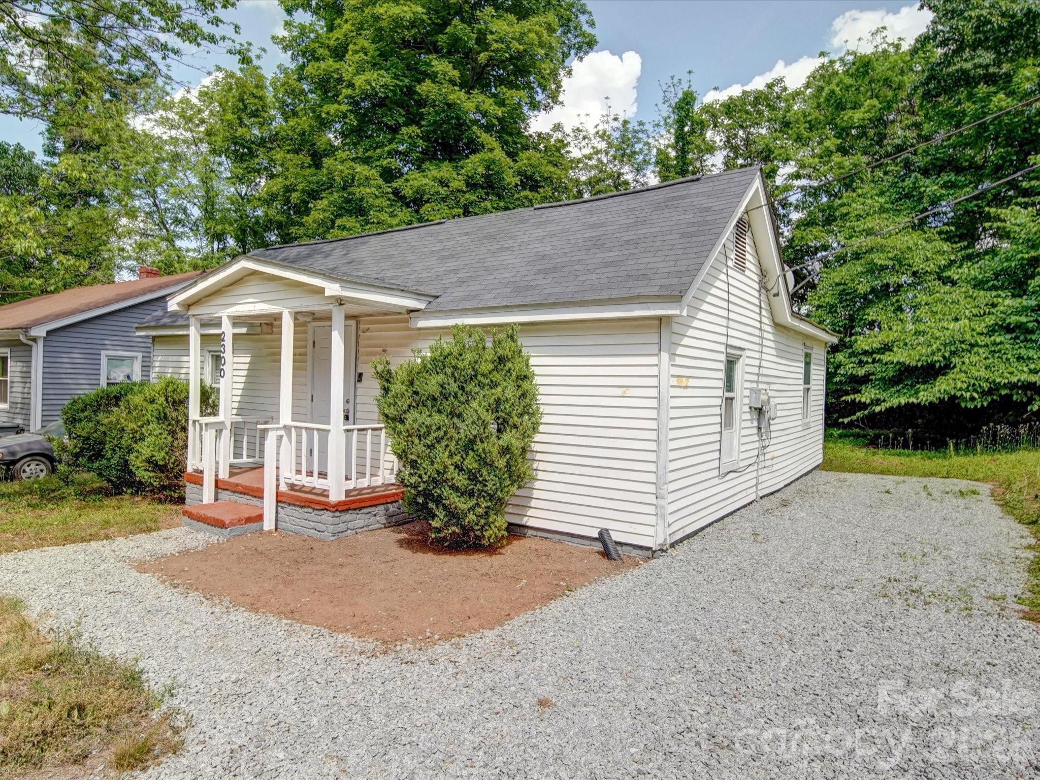 2300 Kennesaw Drive — Charlotte