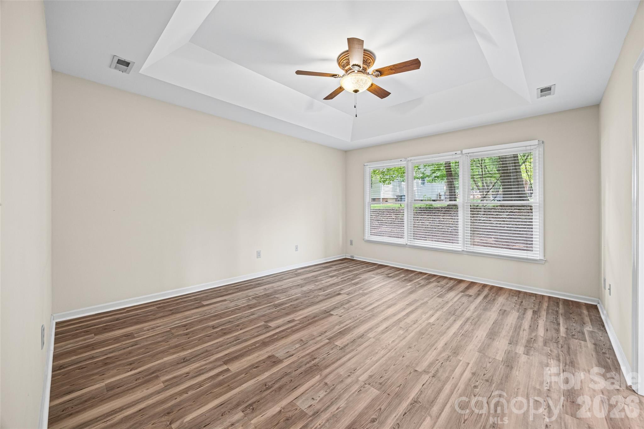 5053 Suwarrow Court — Tega Cay