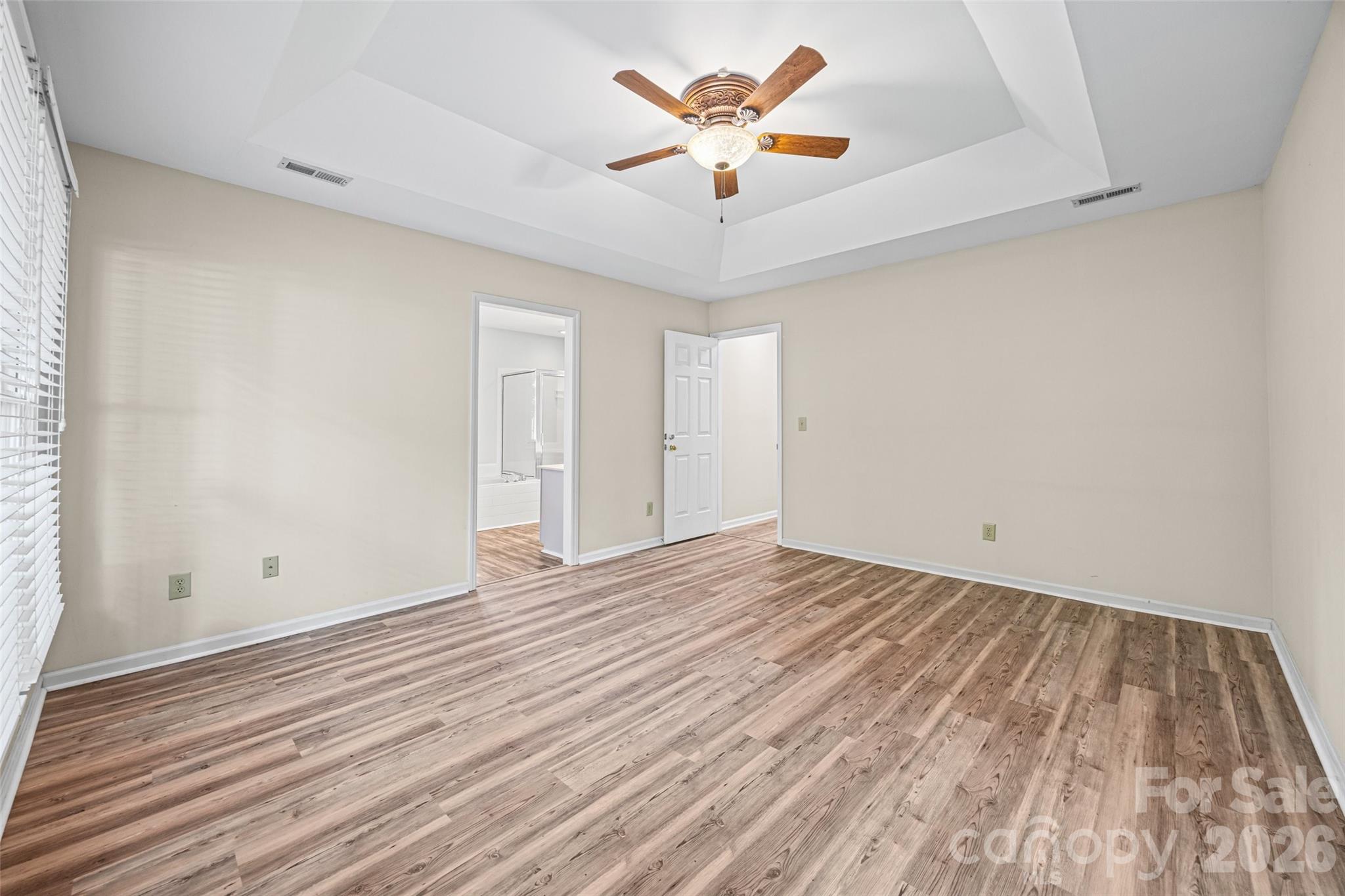 5053 Suwarrow Court — Tega Cay