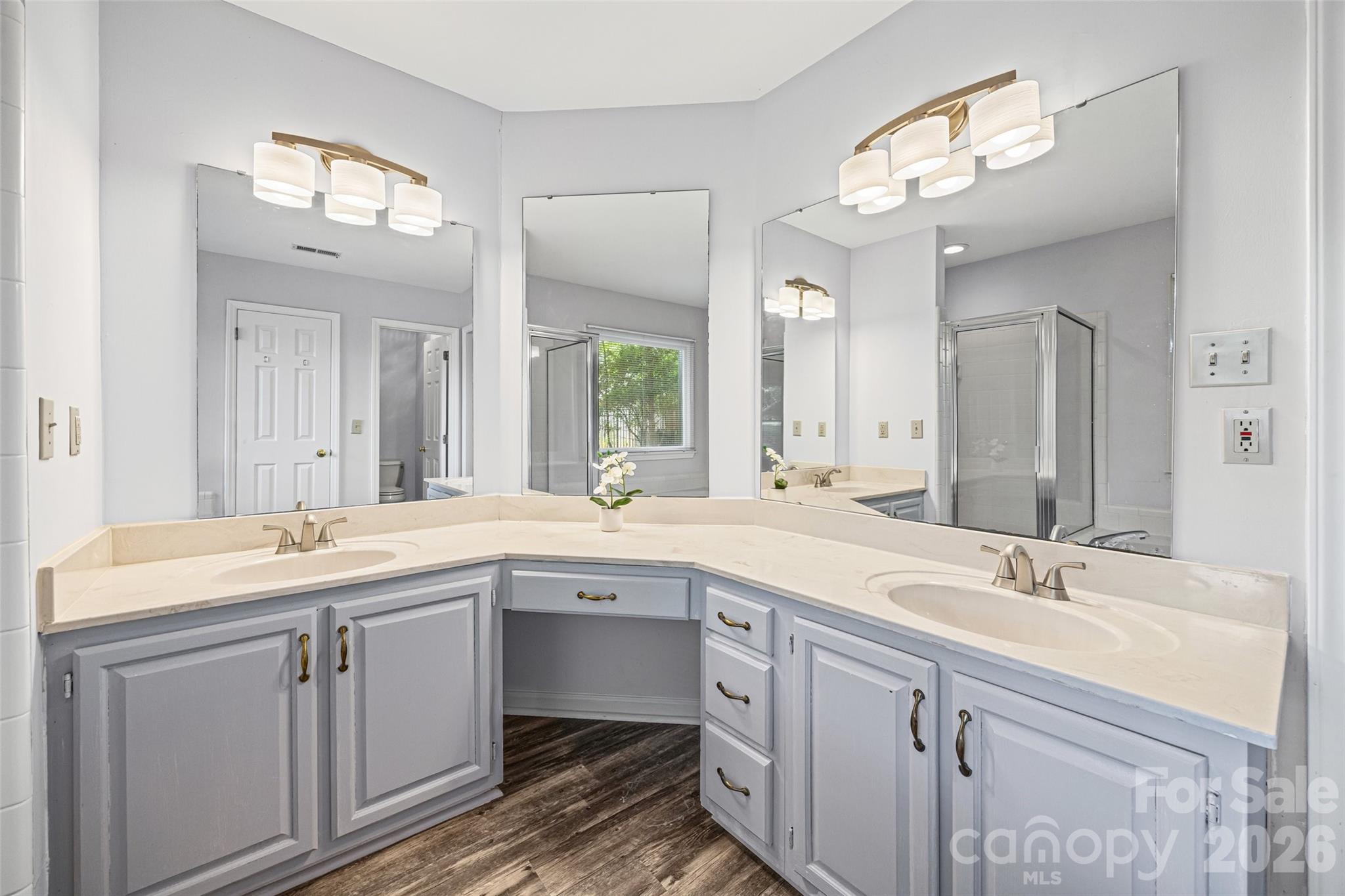 5053 Suwarrow Court — Tega Cay