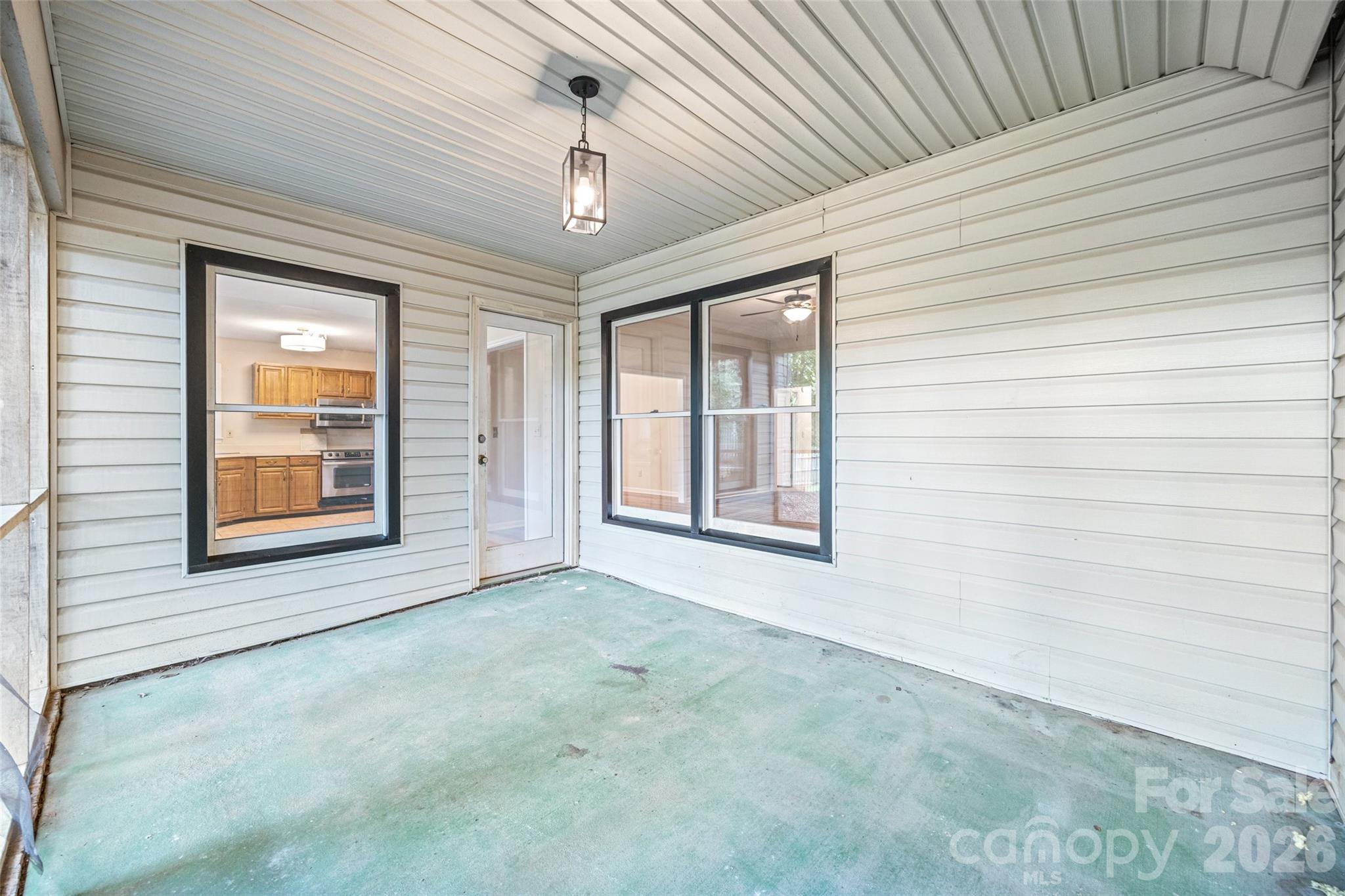 5053 Suwarrow Court — Tega Cay