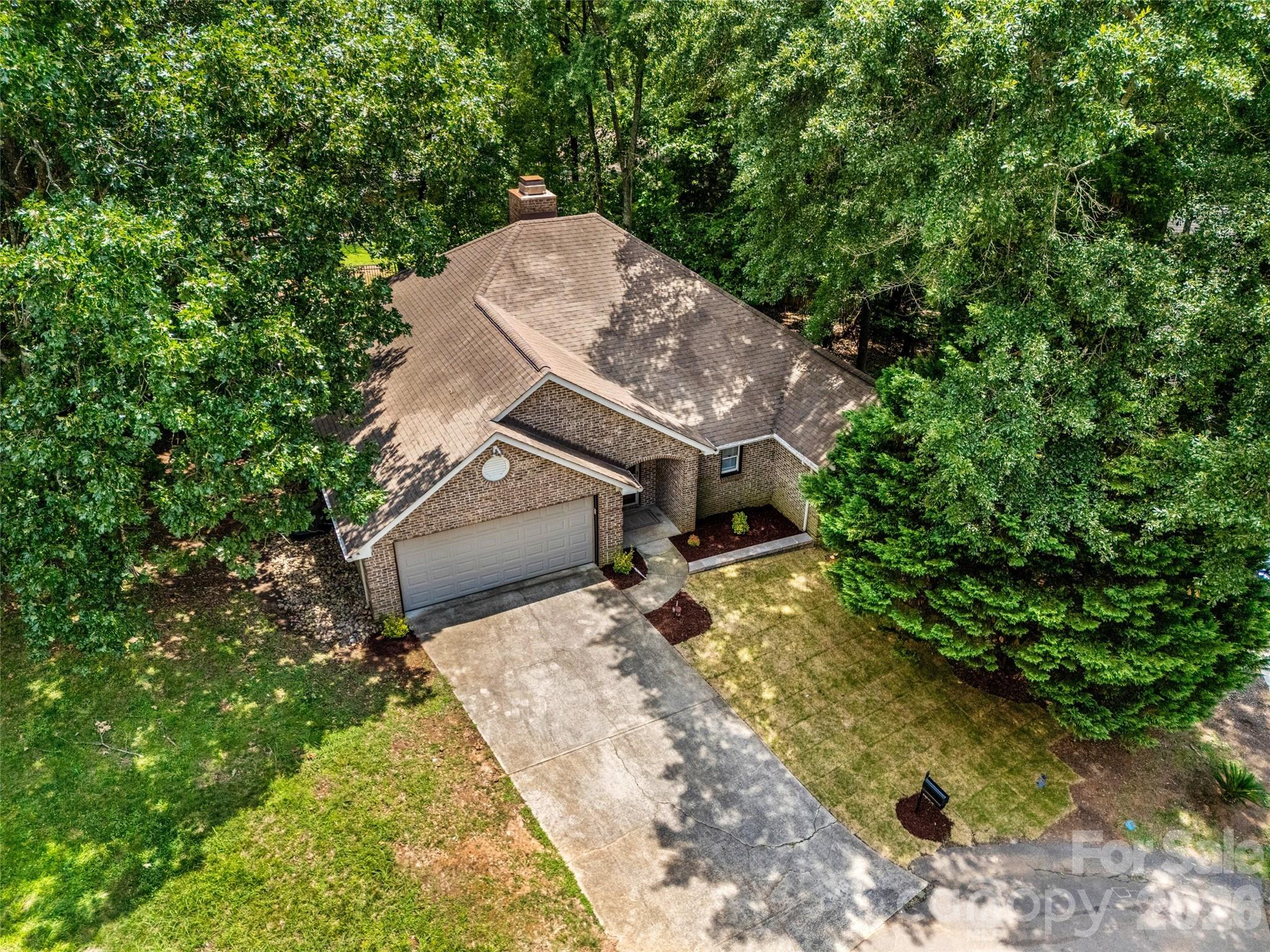 5053 Suwarrow Court — Tega Cay