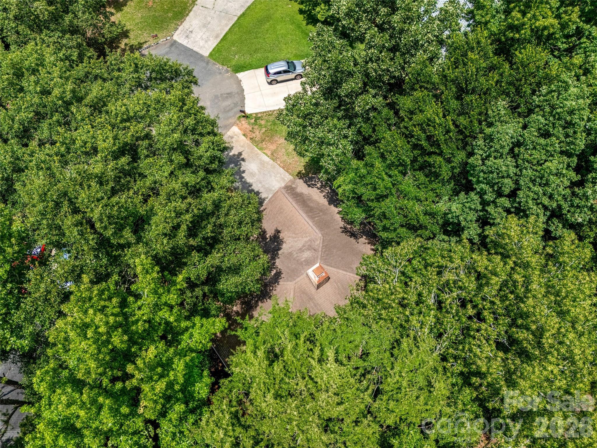 5053 Suwarrow Court — Tega Cay