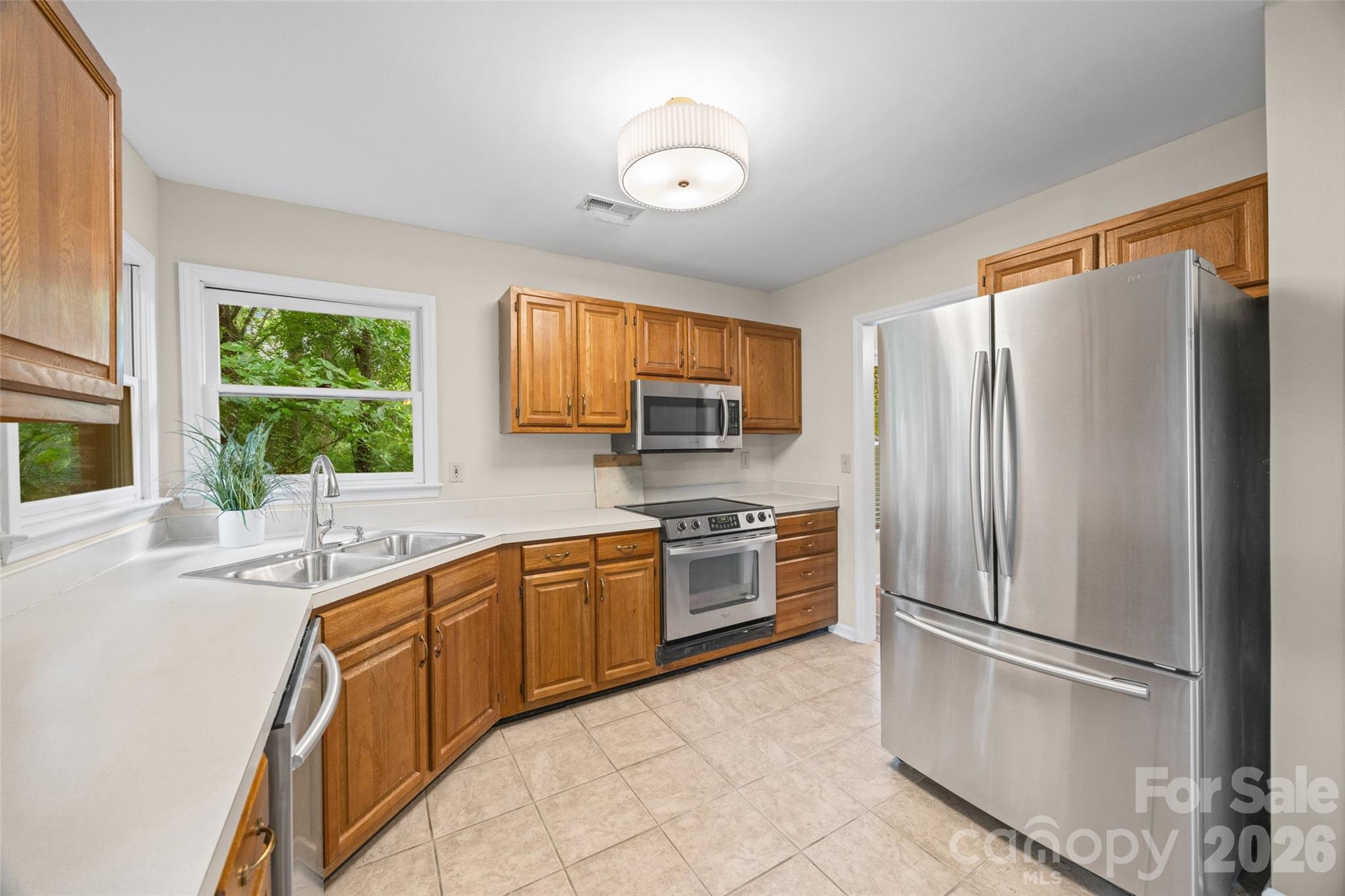 5053 Suwarrow Court — Tega Cay