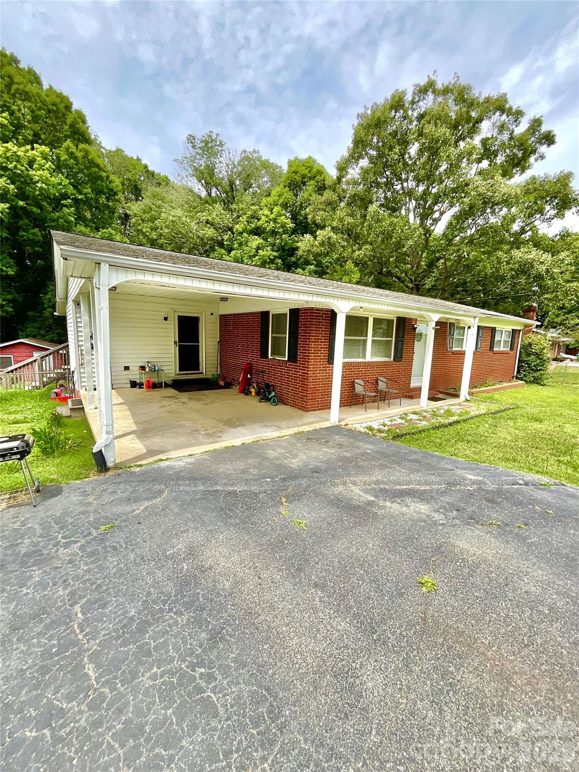 613 Shue Road — China Grove