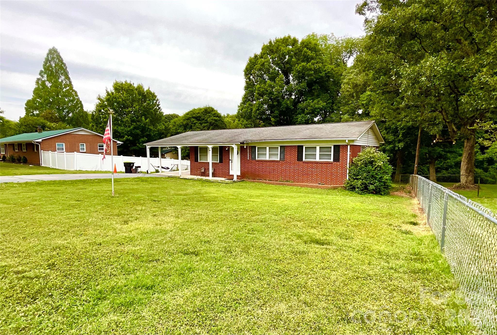 613 Shue Road — China Grove
