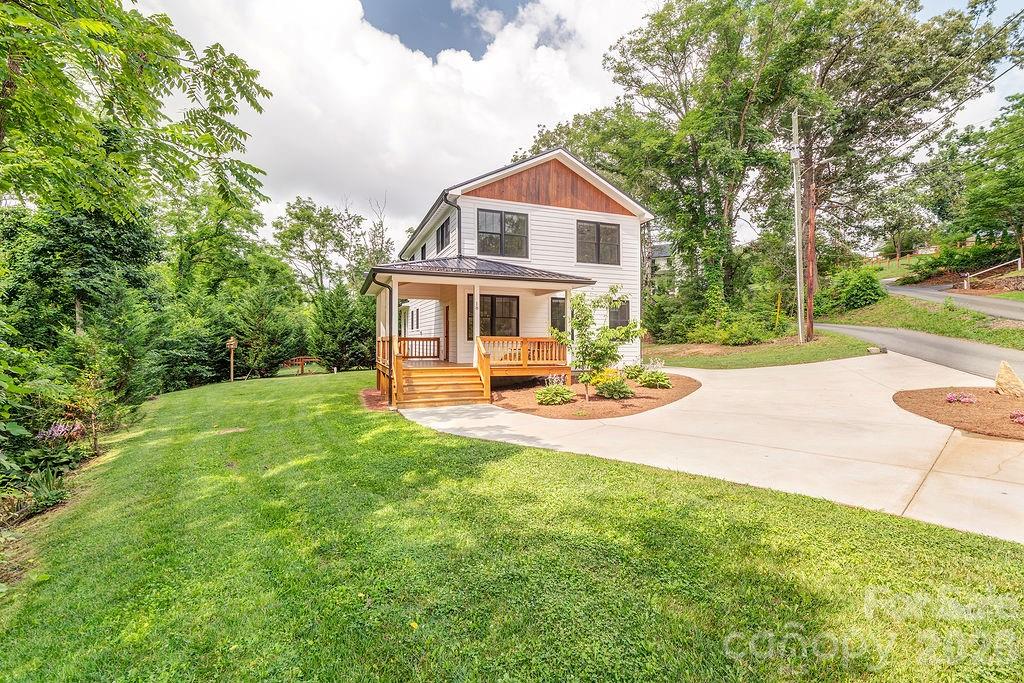 18 Wildwood Park Drive — Weaverville