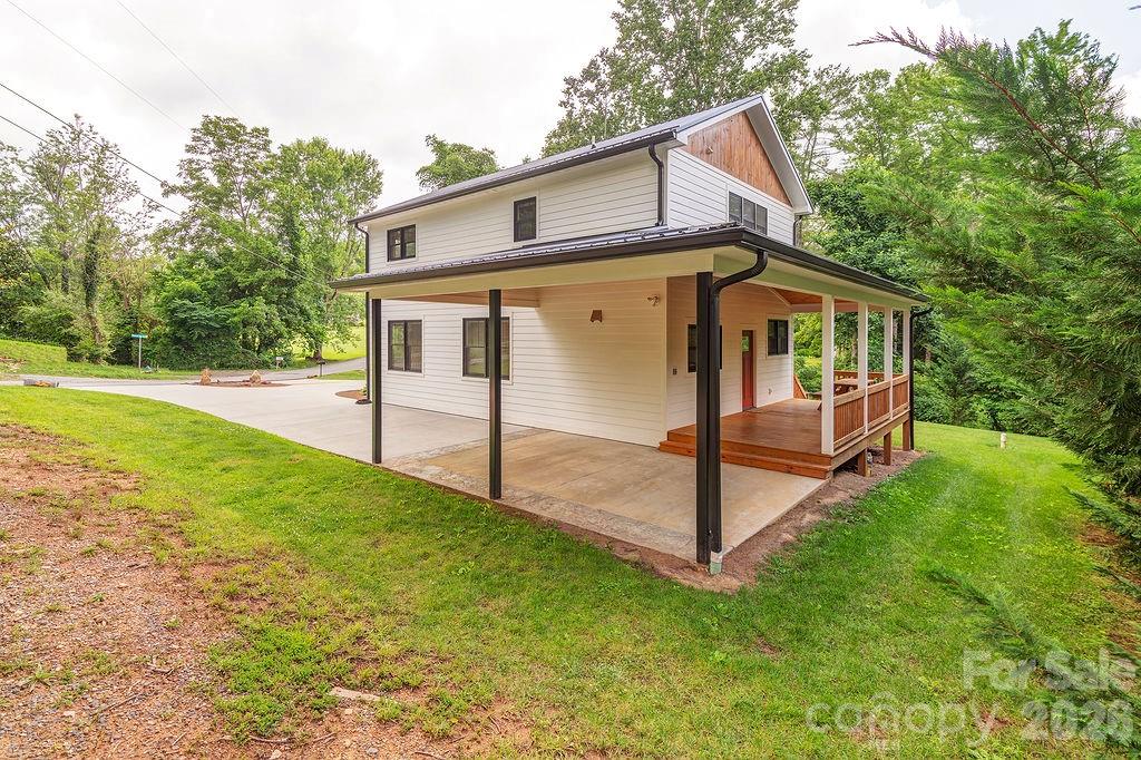 18 Wildwood Park Drive — Weaverville