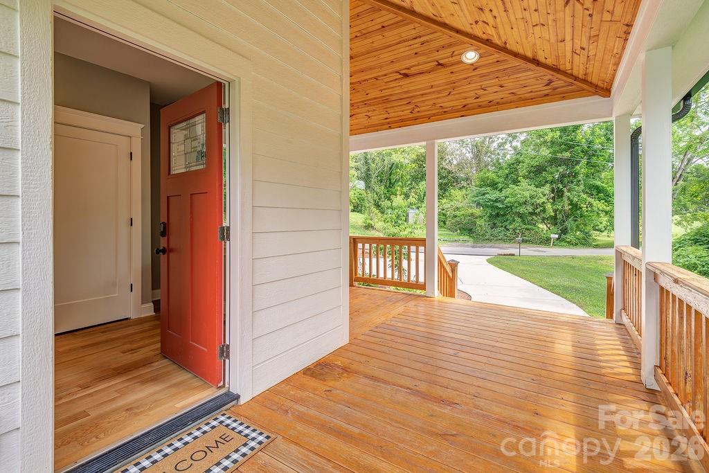 18 Wildwood Park Drive — Weaverville