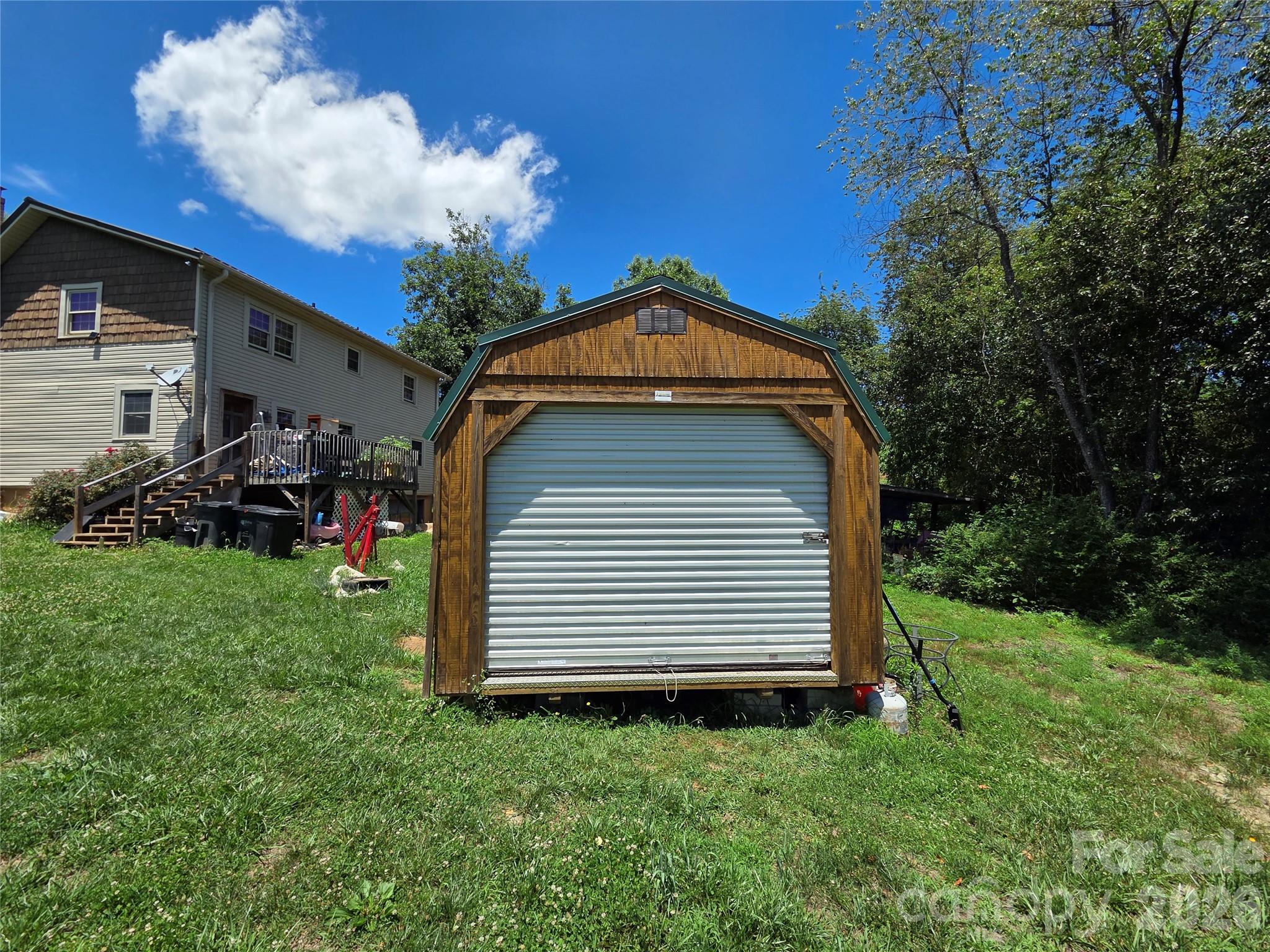 3030 Jones Wade Road — Hudson
