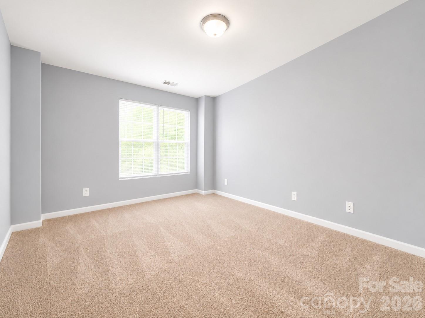 9815 Treeside Lane — Matthews