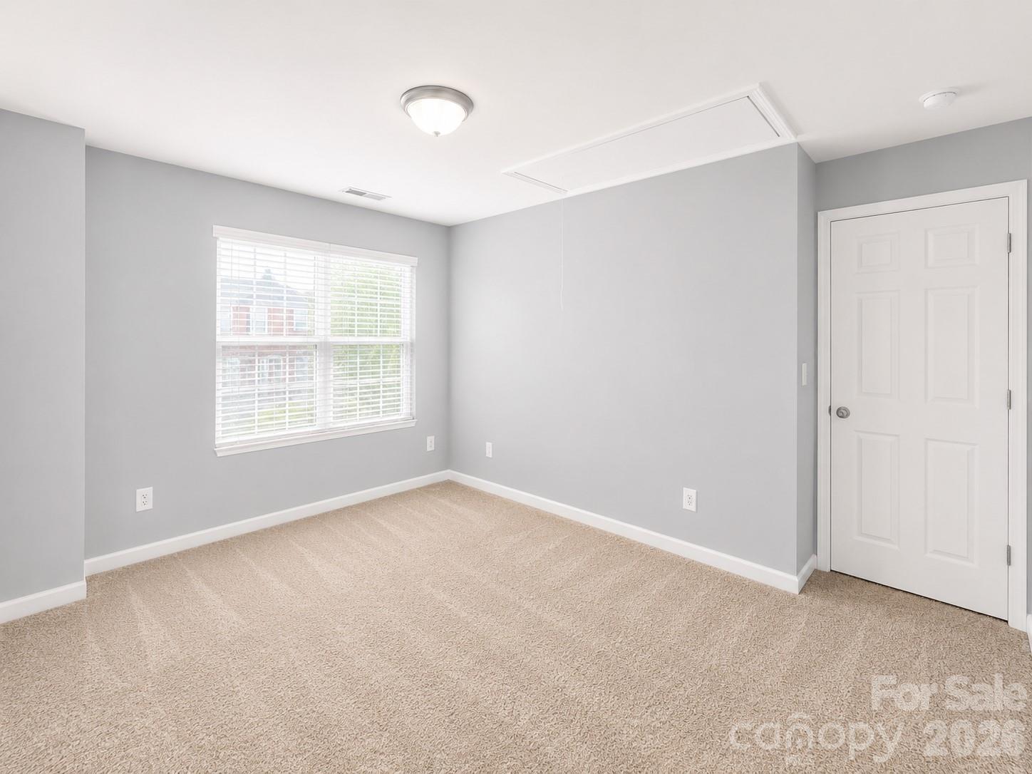 9815 Treeside Lane — Matthews