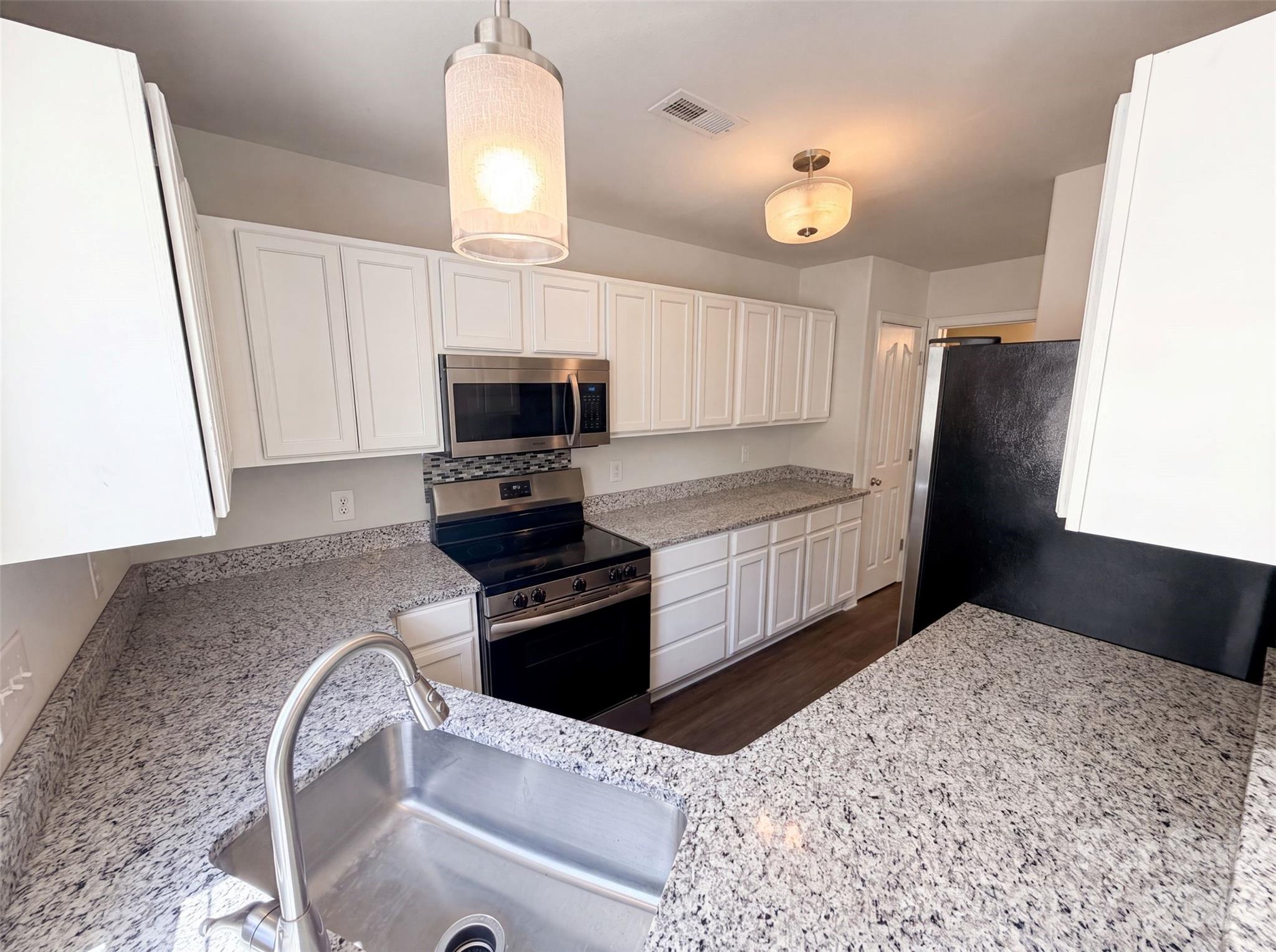 3831 Mohawk Court — Charlotte