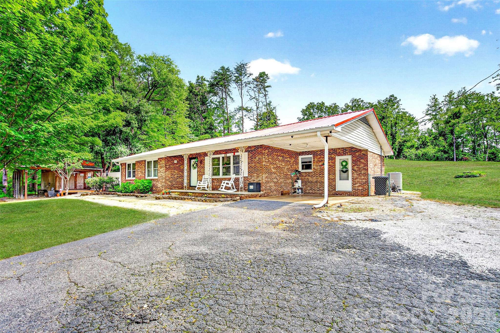 2355 Tatertown Loop — Nebo