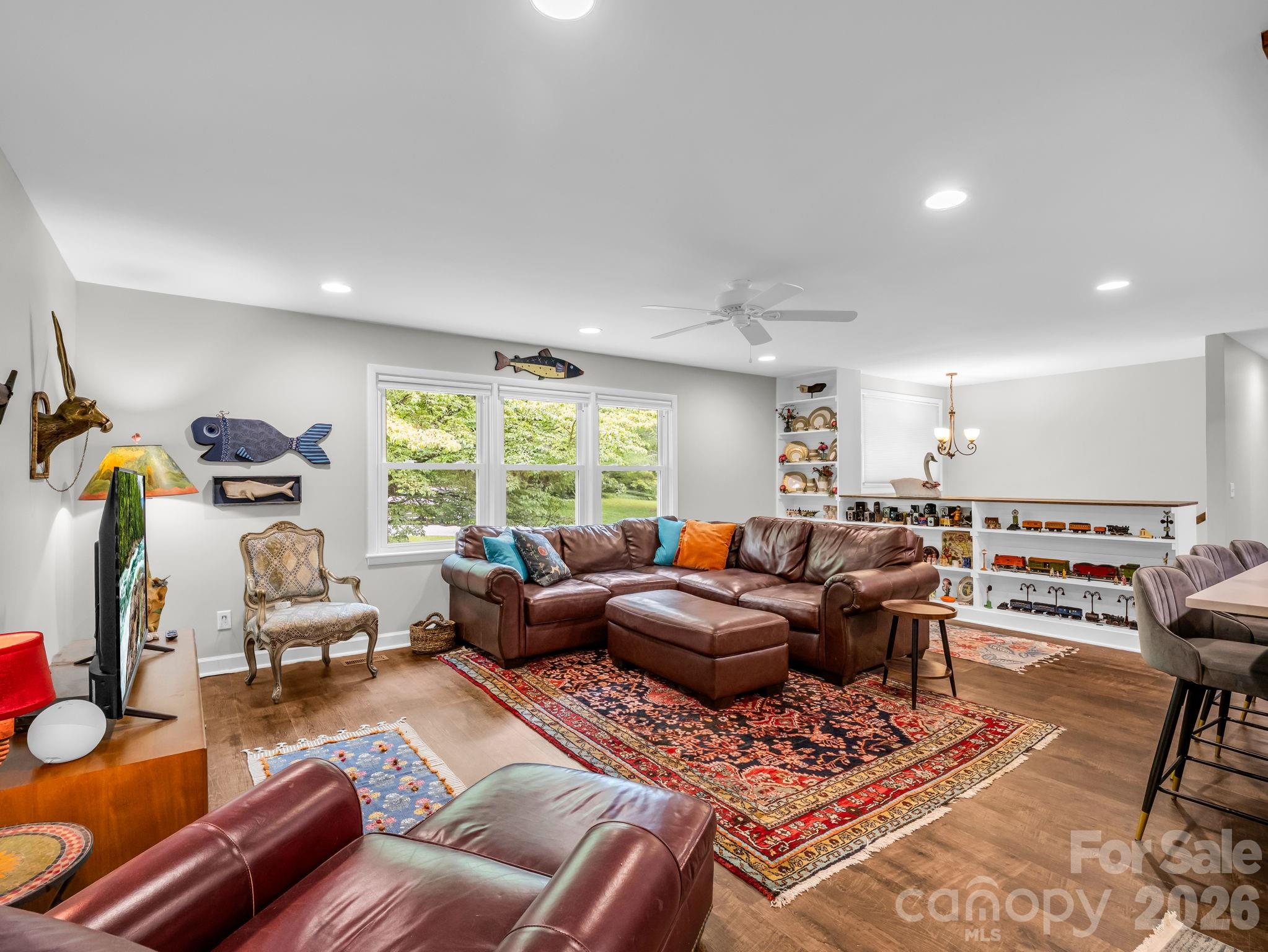 59 Underhill Road — Hendersonville