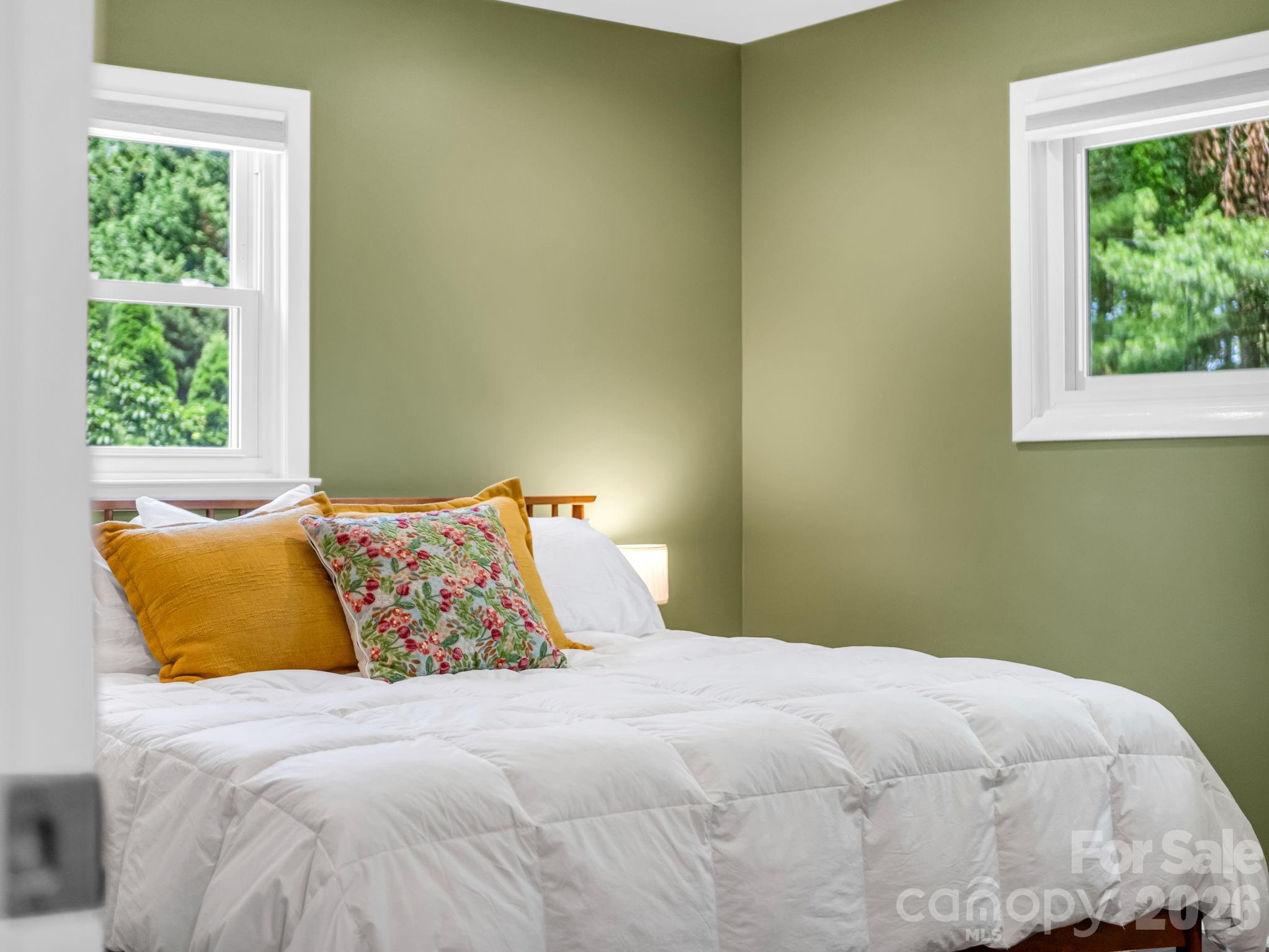 59 Underhill Road — Hendersonville