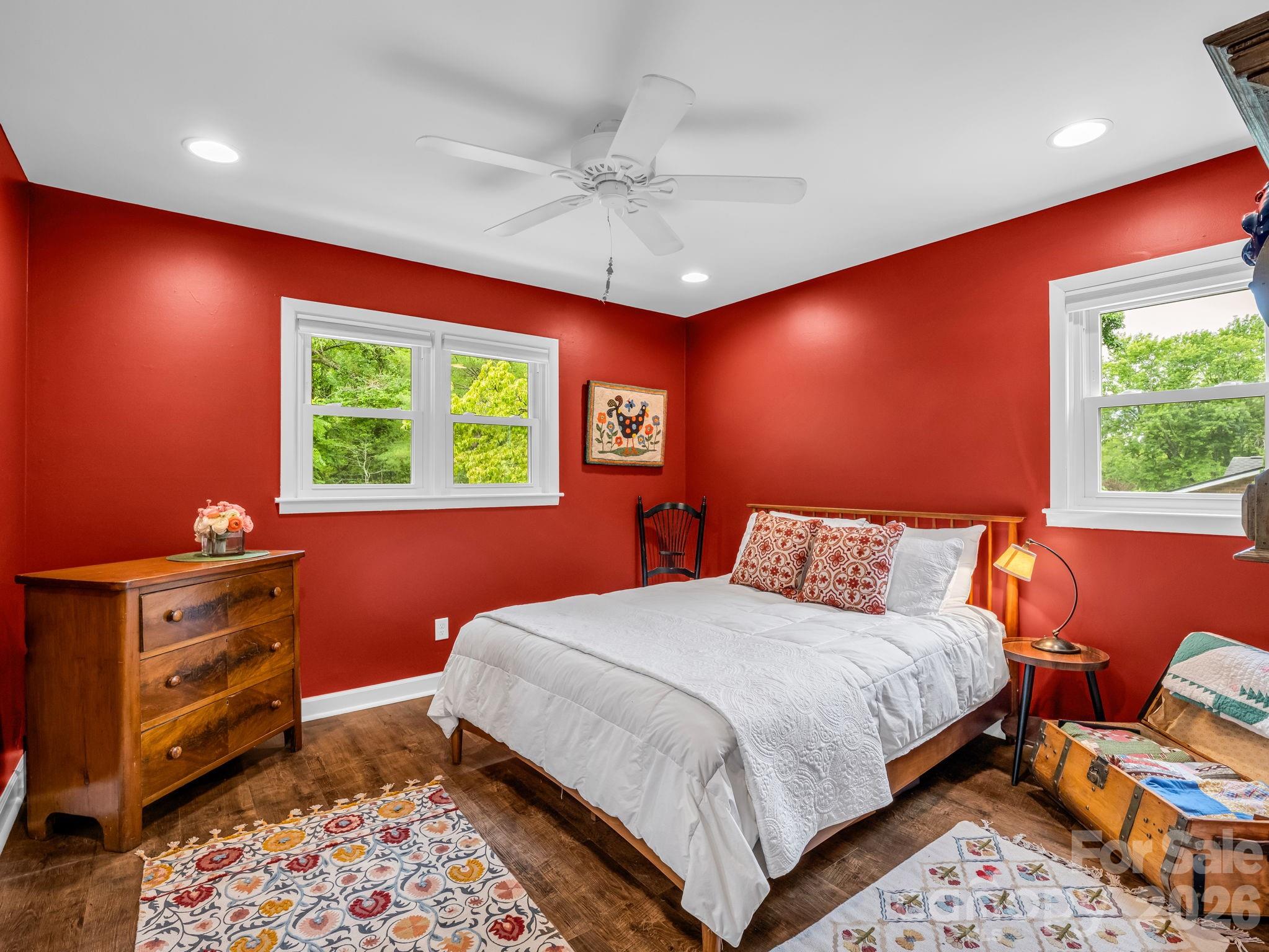59 Underhill Road — Hendersonville