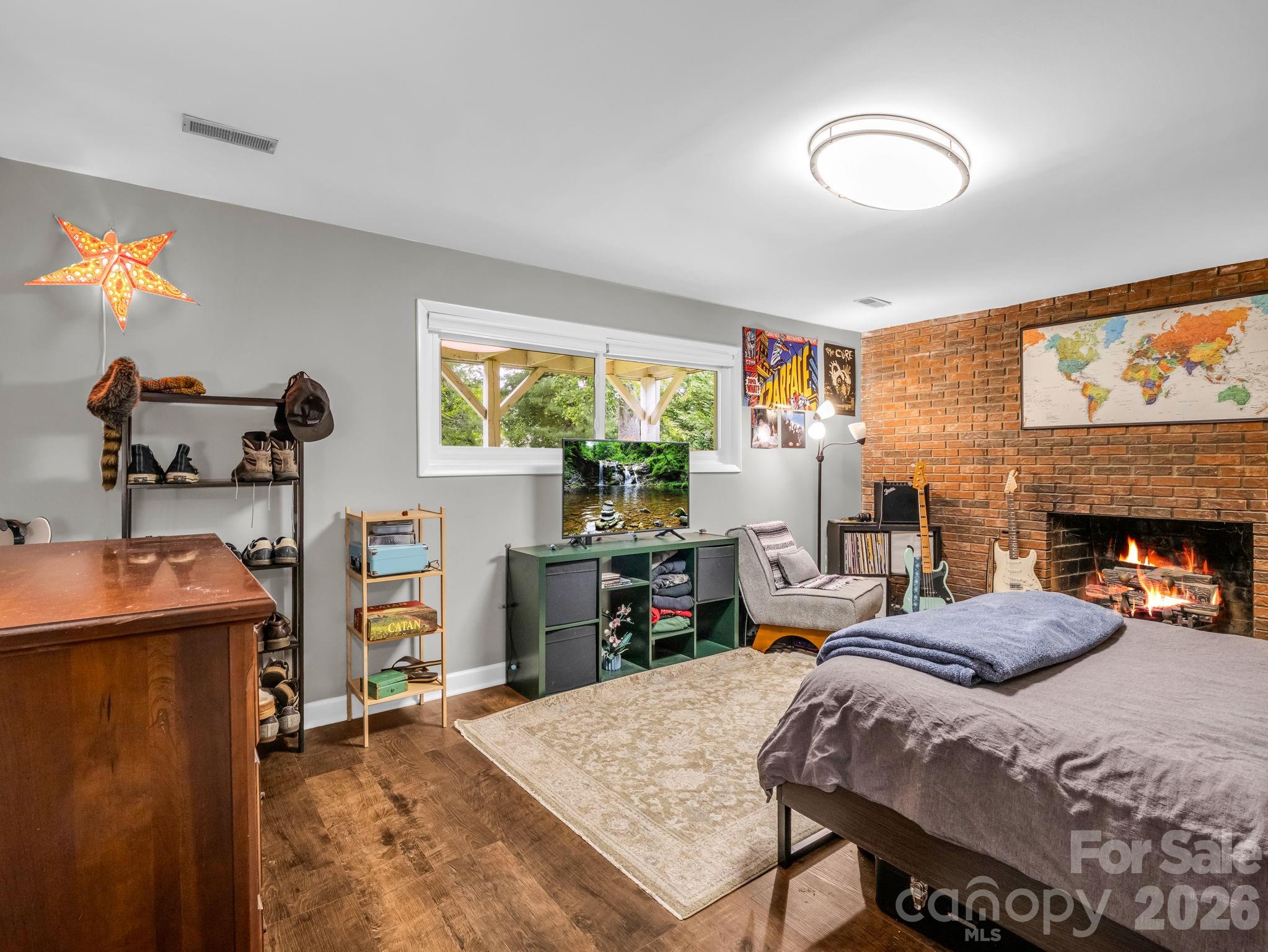 59 Underhill Road — Hendersonville