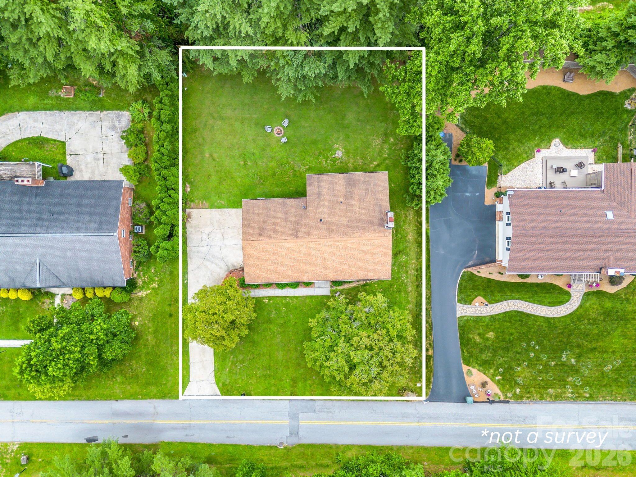 59 Underhill Road — Hendersonville