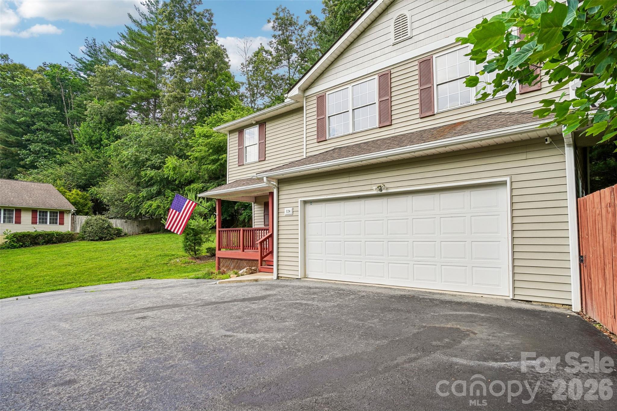 124 Karla Circle — Hendersonville