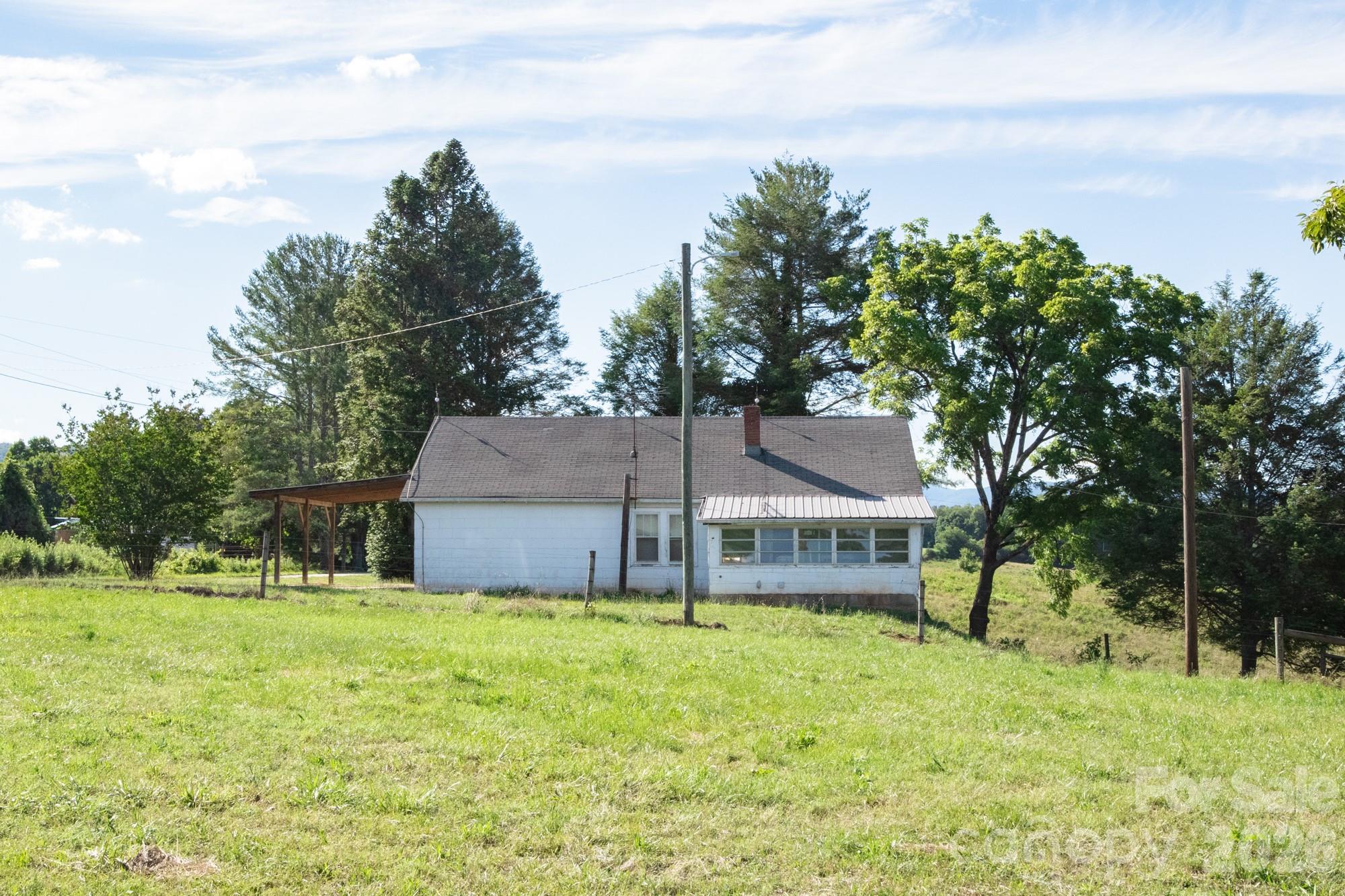 1779 Round Hill Church Road — Traphill