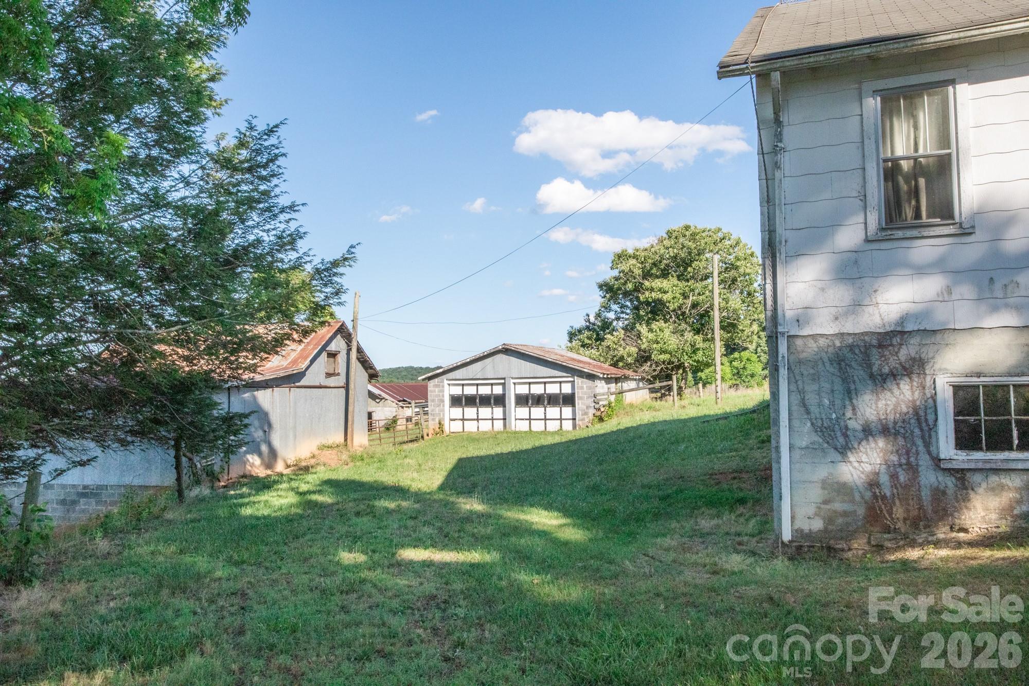1779 Round Hill Church Road — Traphill