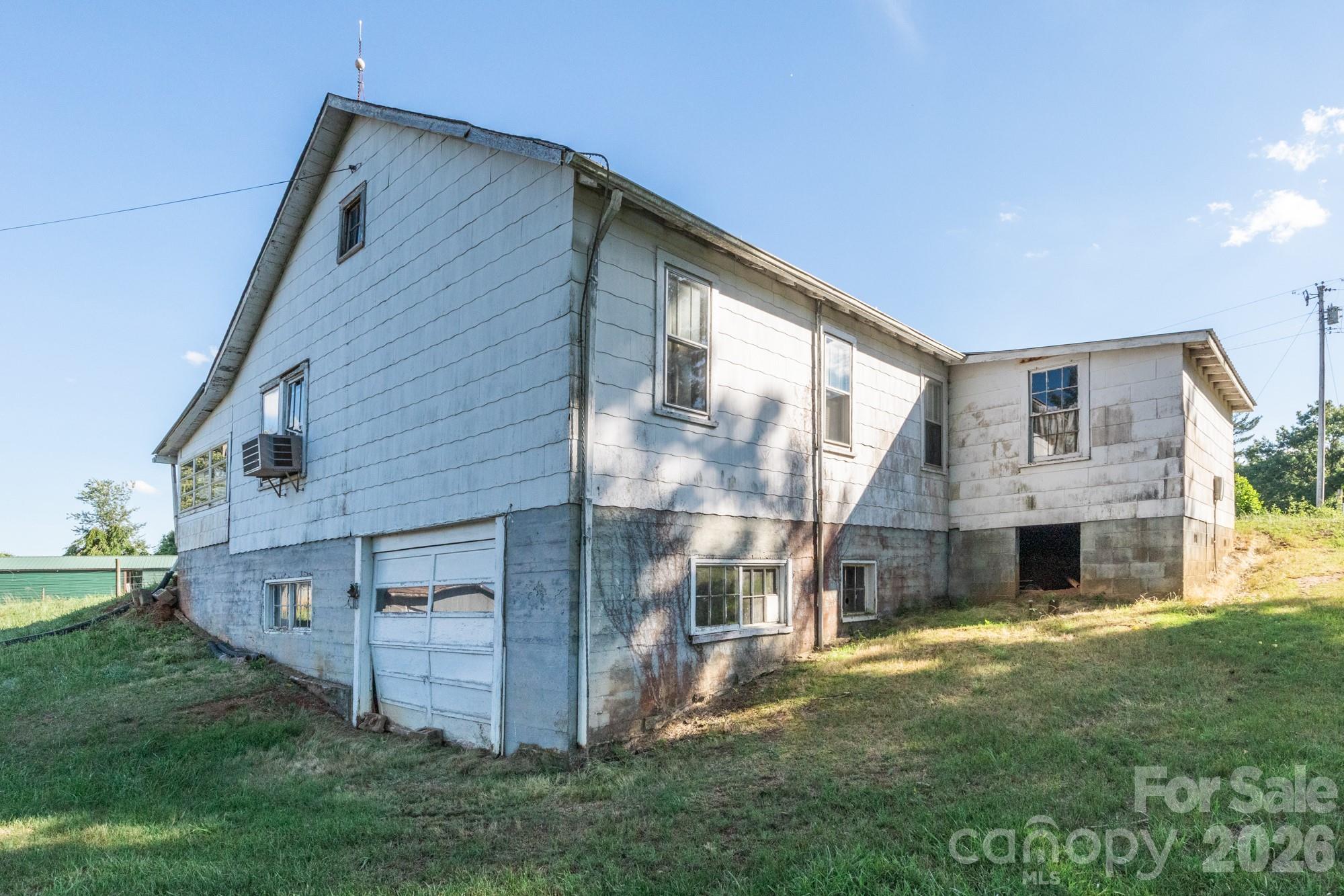 1779 Round Hill Church Road — Traphill