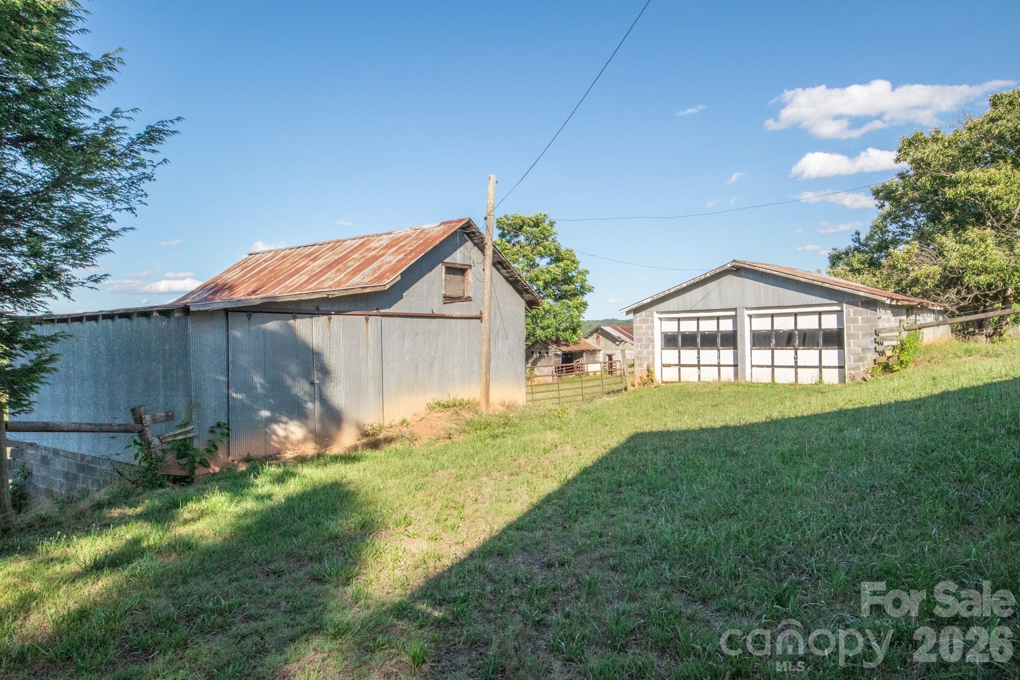 1779 Round Hill Church Road — Traphill
