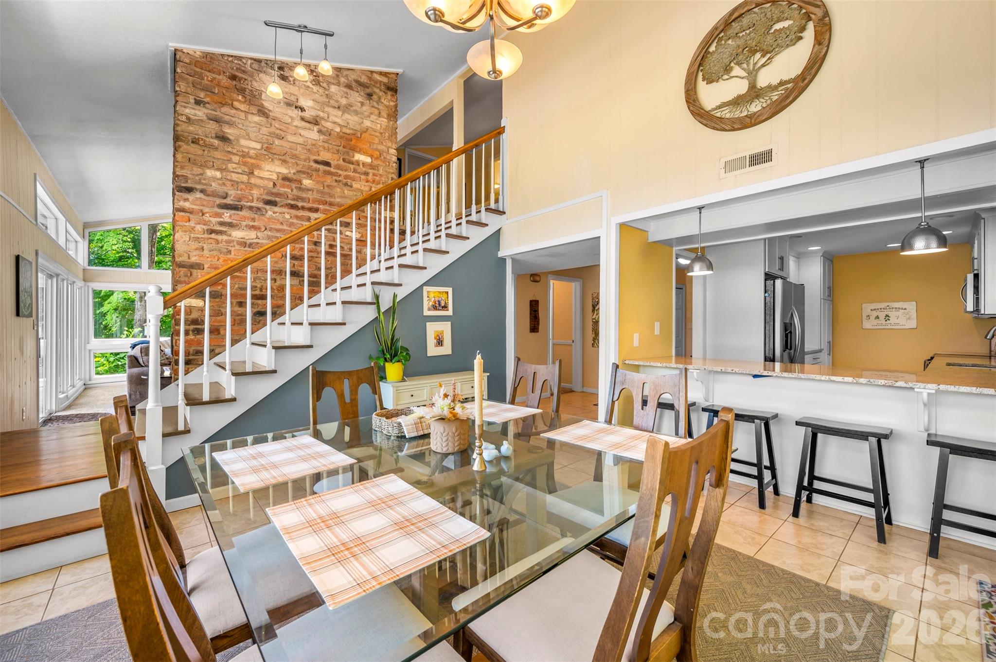 377 Kingswood Drive — Forest City