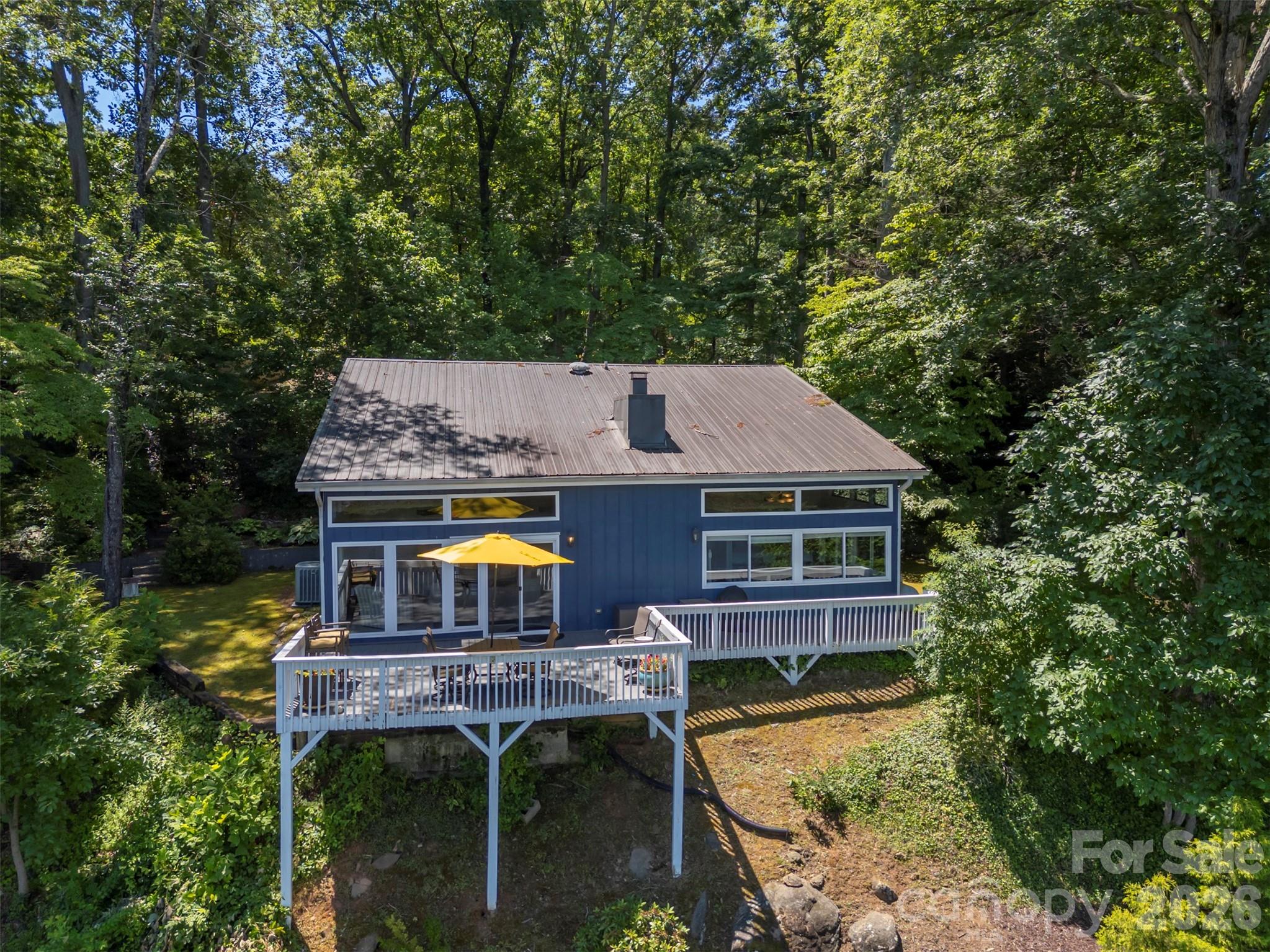 377 Kingswood Drive — Forest City