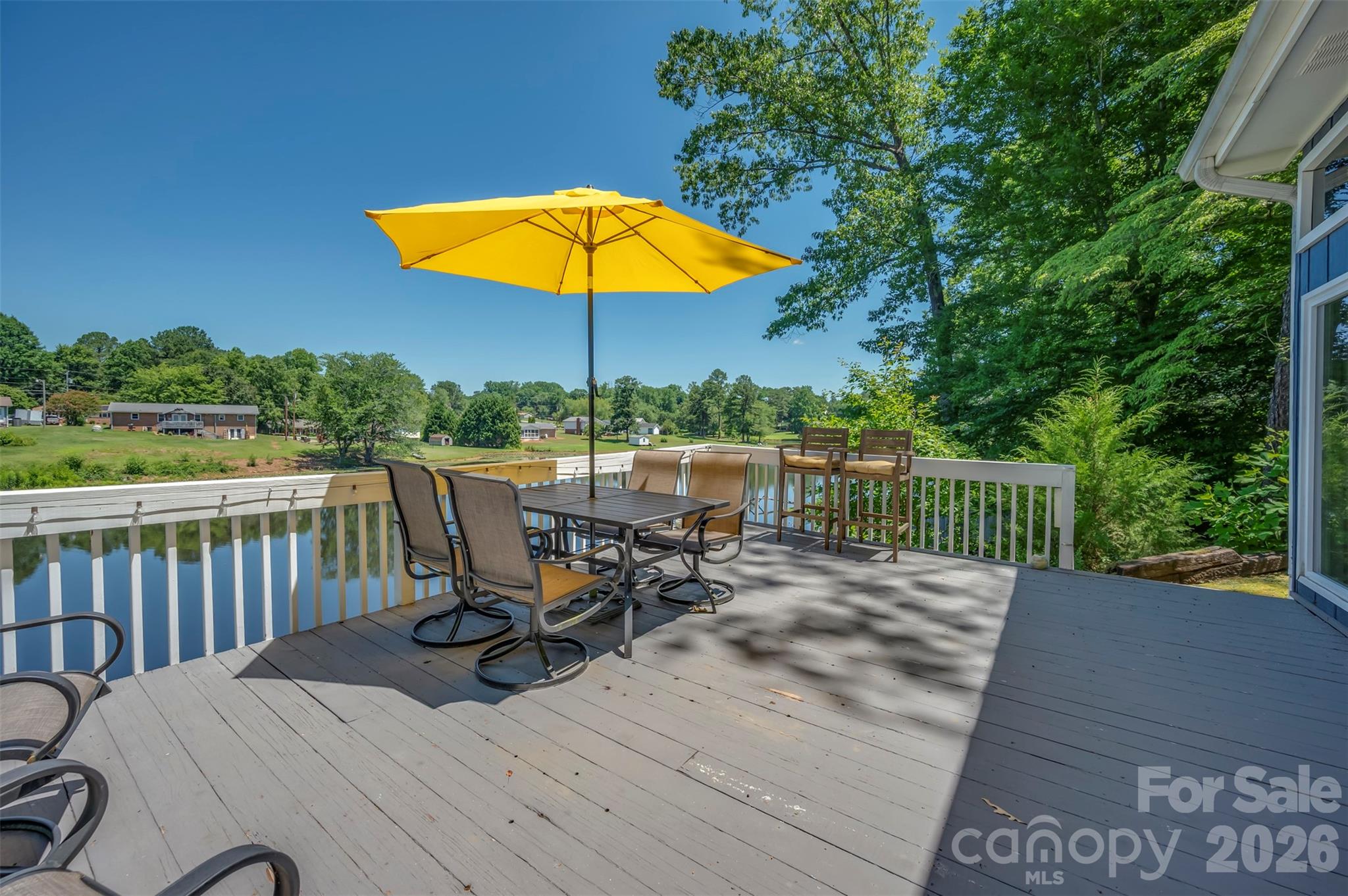377 Kingswood Drive — Forest City