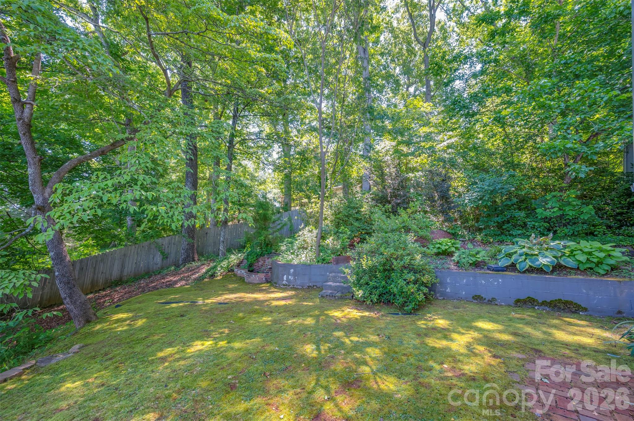 377 Kingswood Drive — Forest City
