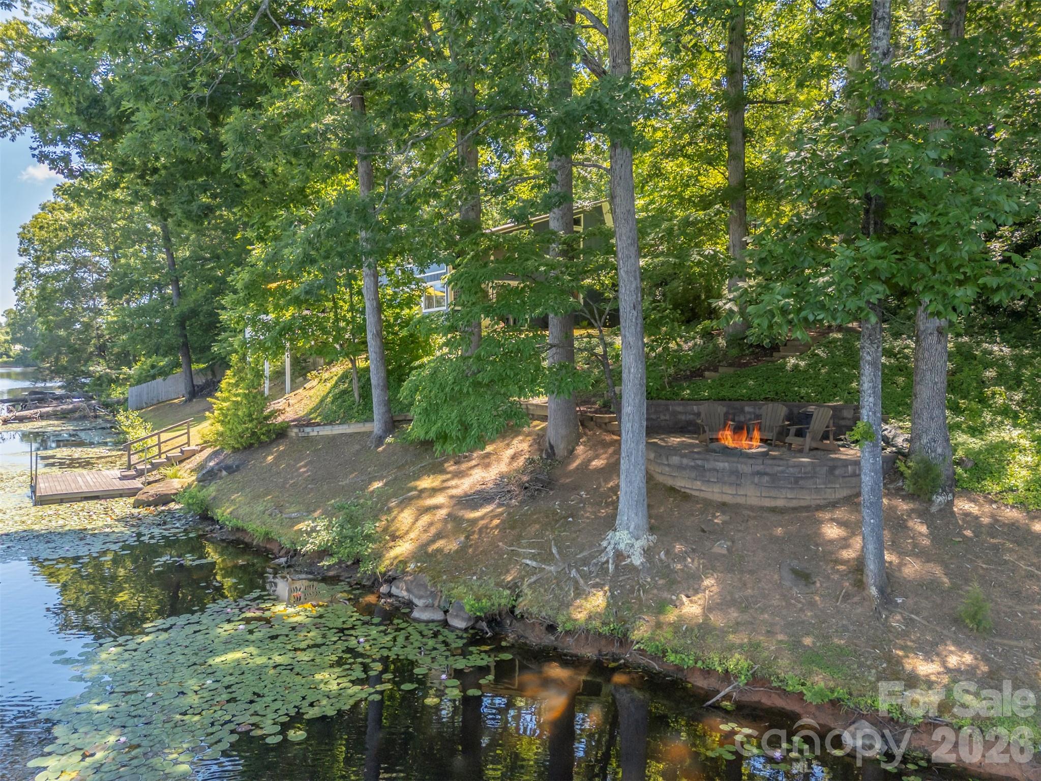 377 Kingswood Drive — Forest City