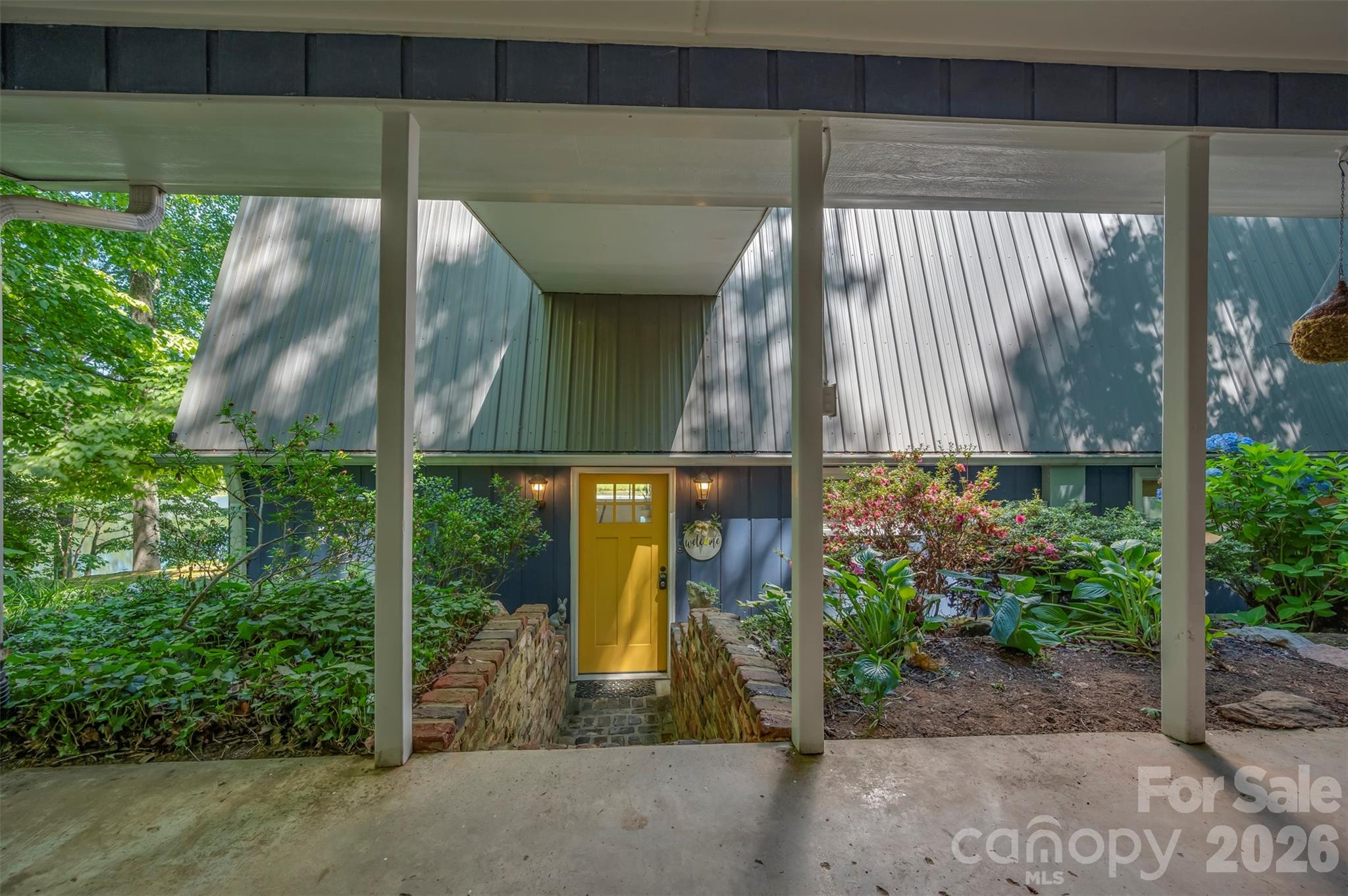 377 Kingswood Drive — Forest City