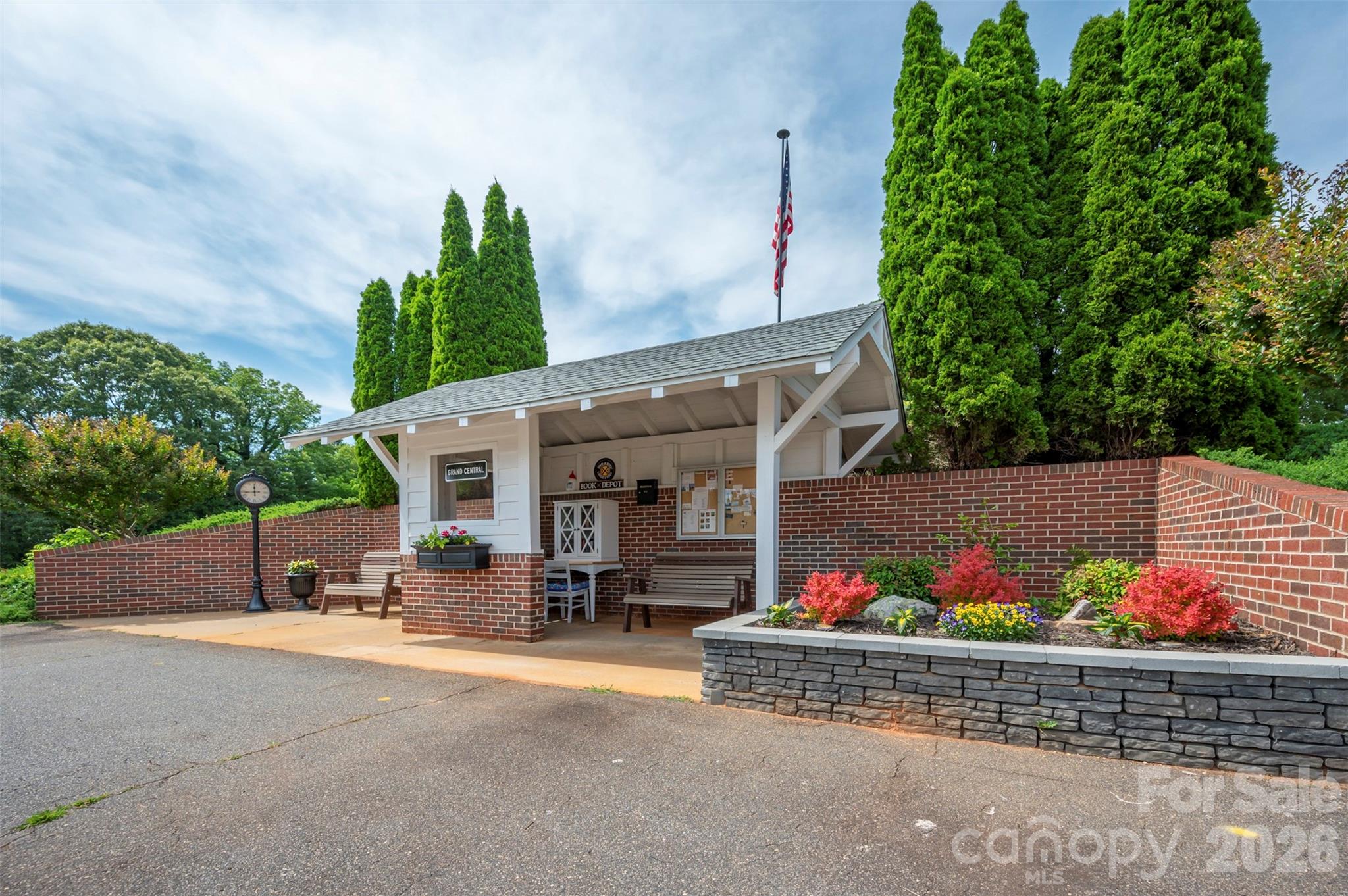 165 Central Park Circle — Spindale