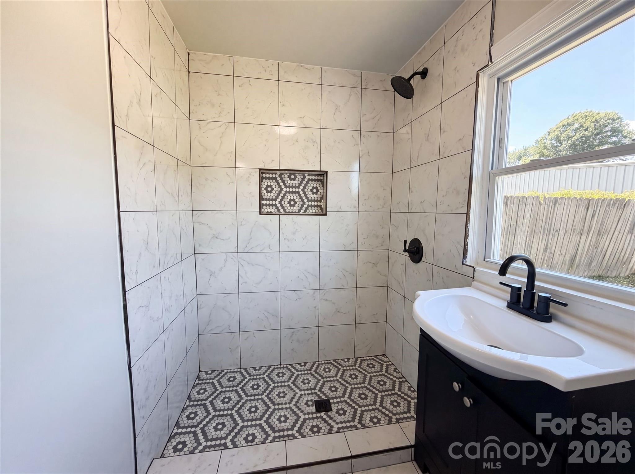 123 E Farmview Street — Gastonia