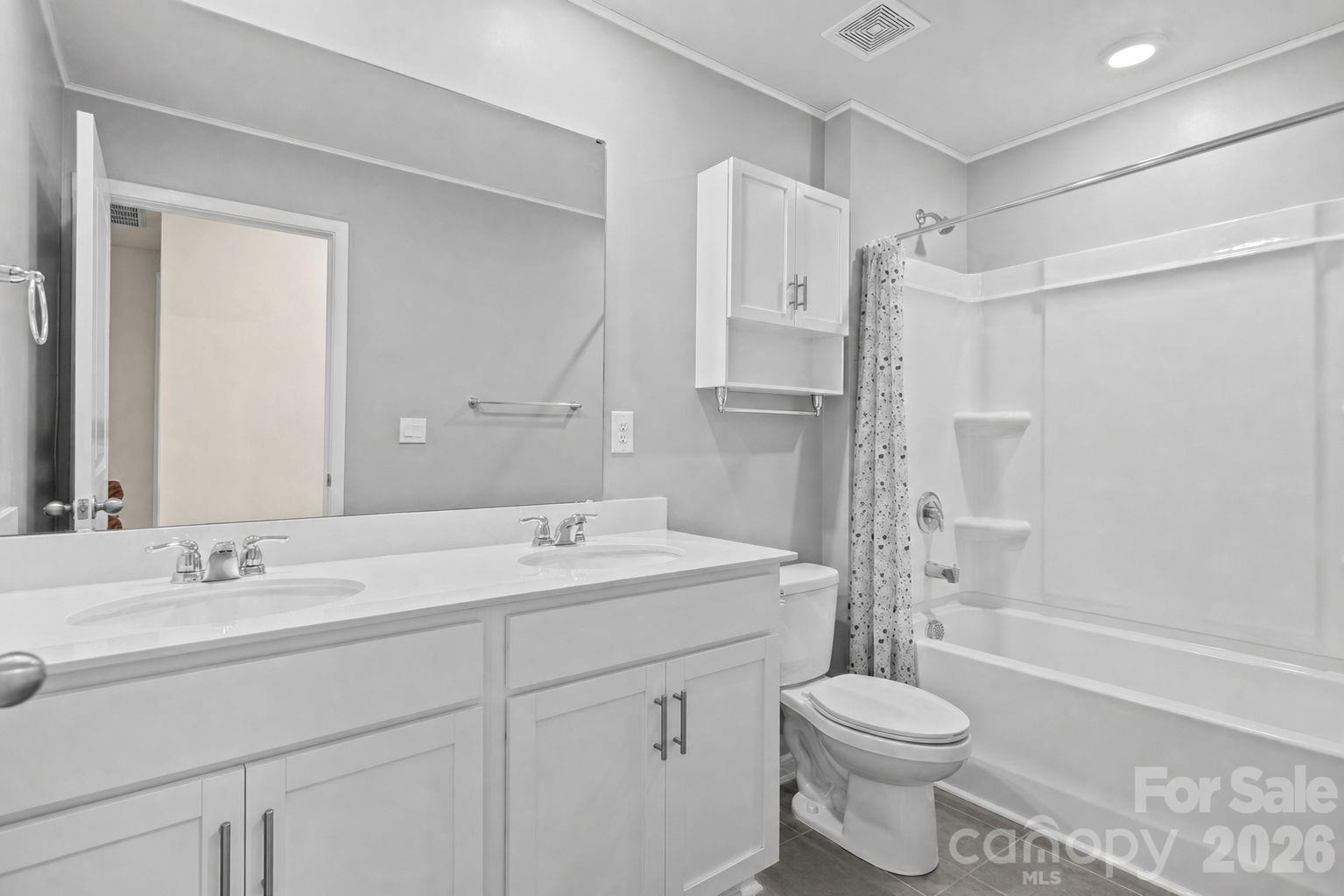 1414 5th Street Drive NE — Hickory